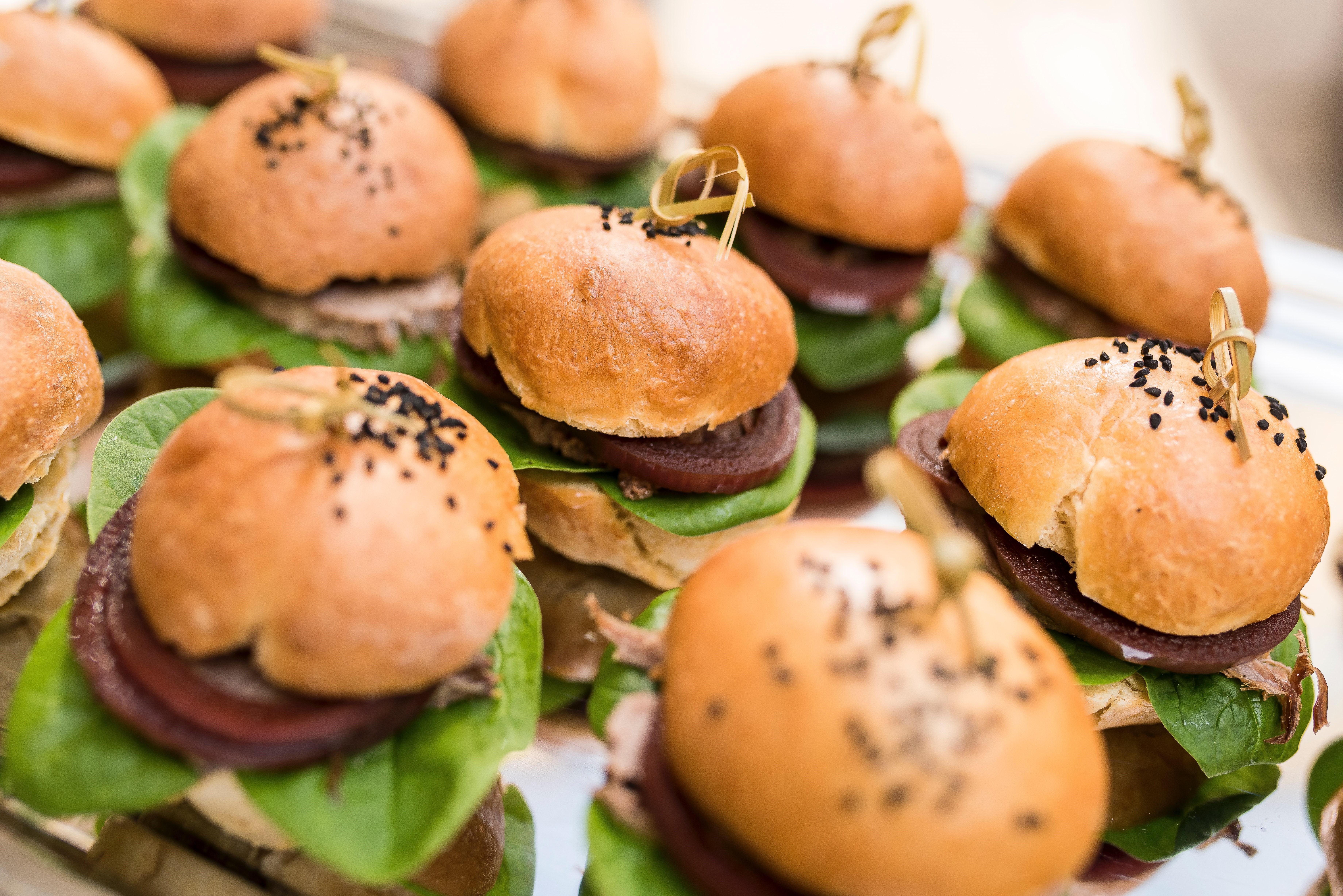 4K, buns, closeup, lettuce, onion, burgers HD Wallpaper