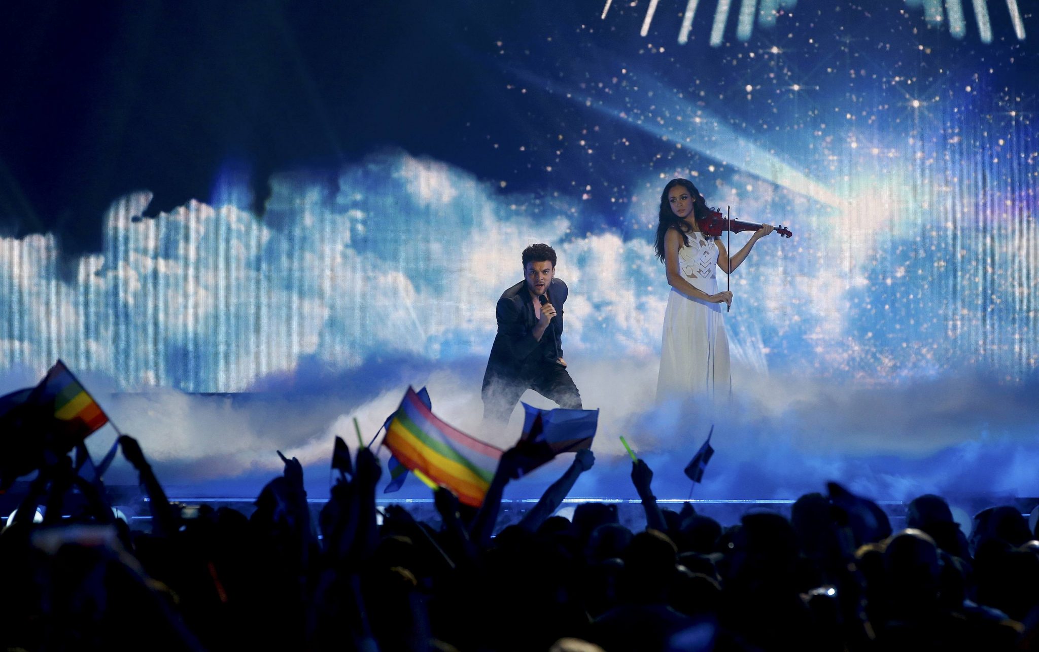 Belarus 2015 Eurovision performance with Yuri Naurotski and Maimuna Amadu Murashko HD Wallpaper