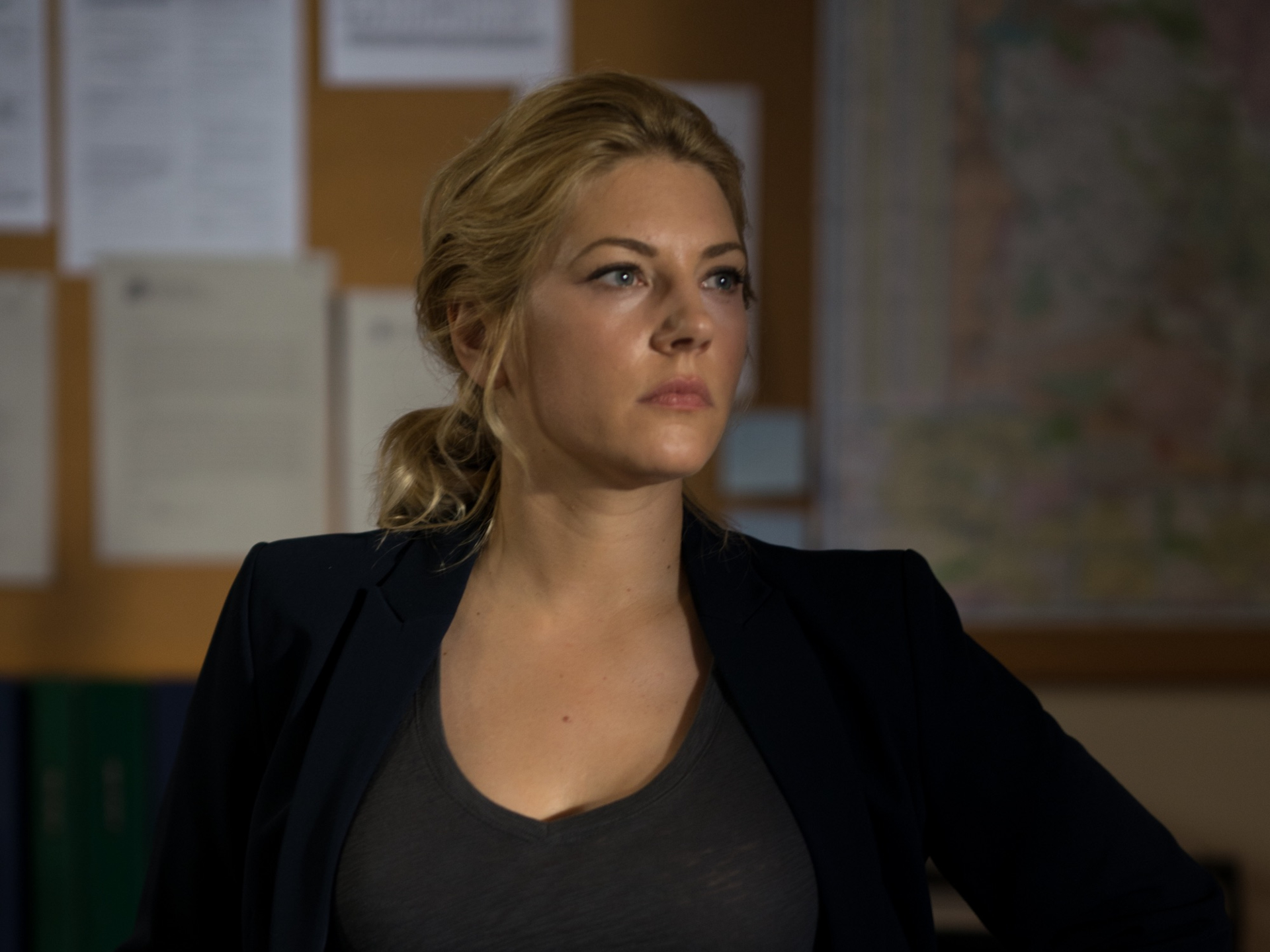 Katheryn Winnick in a dark blazer HD Wallpaper