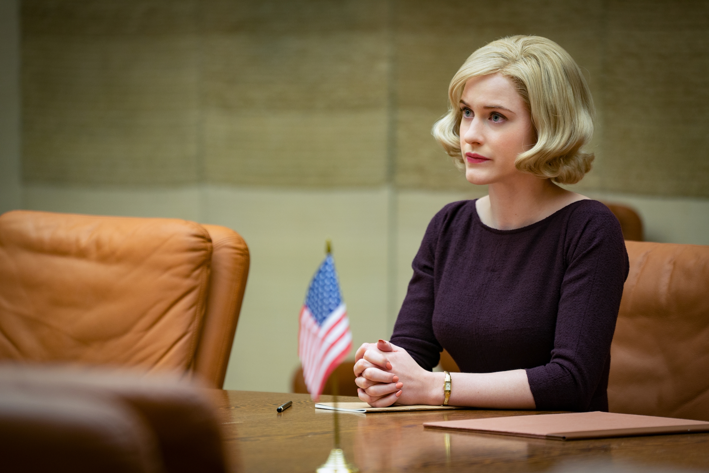 Rachel Brosnahan as Emily Donovan in The Courier HD Wallpaper