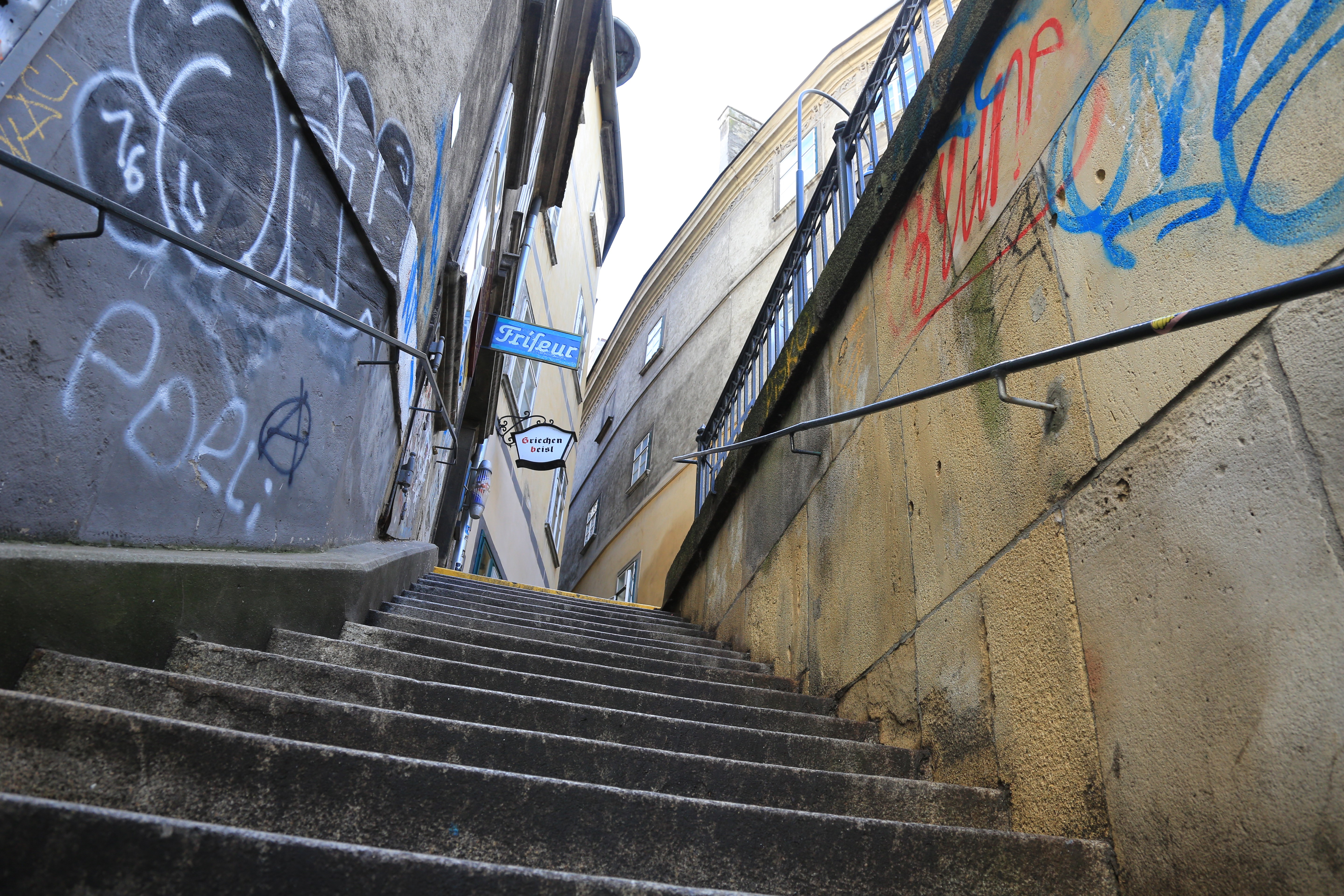 4K, low-angle, urban, alleyway, stairs, Vienna HD Wallpaper