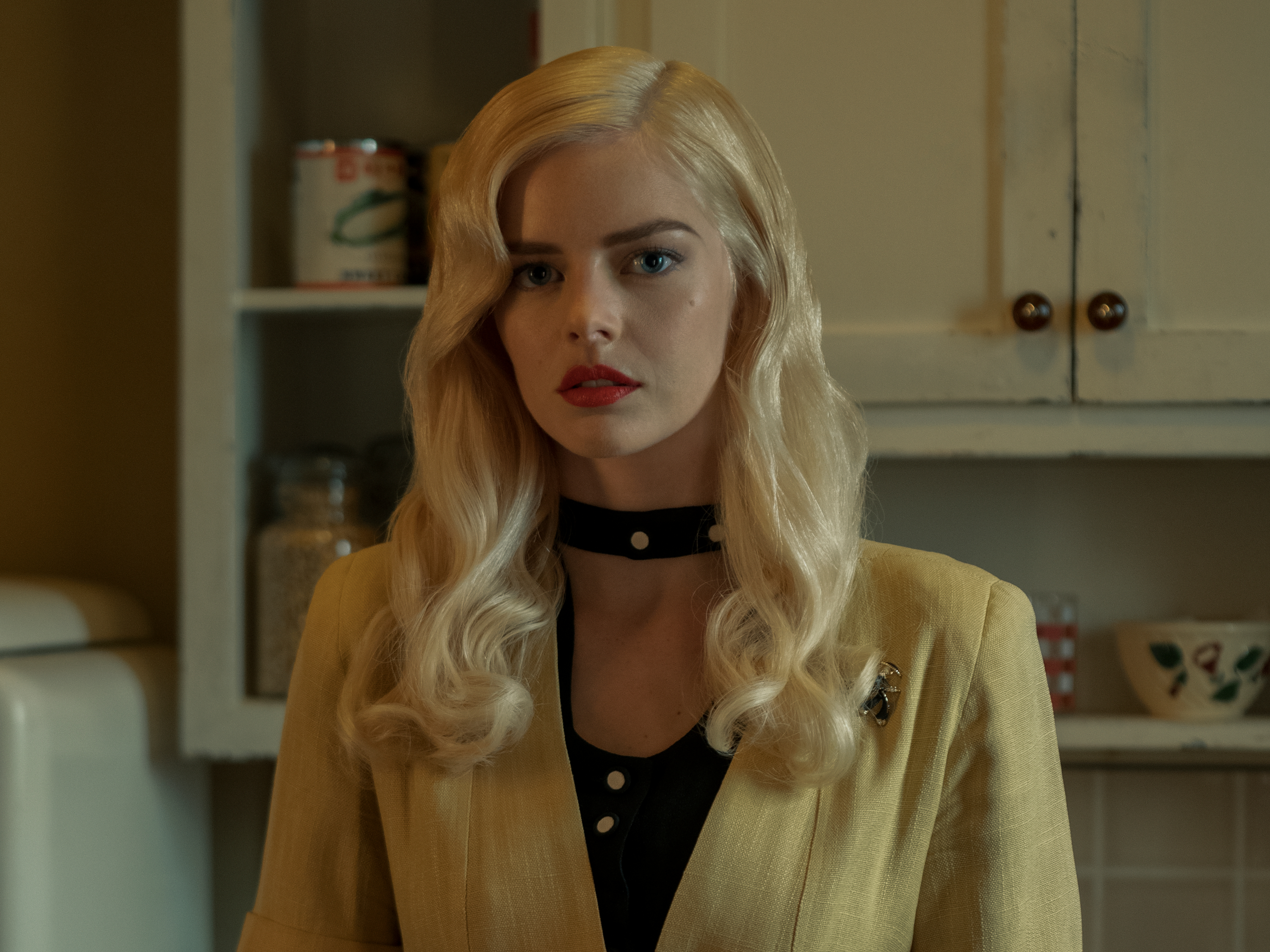 Samara Weaving as Claire Wood HD Wallpaper