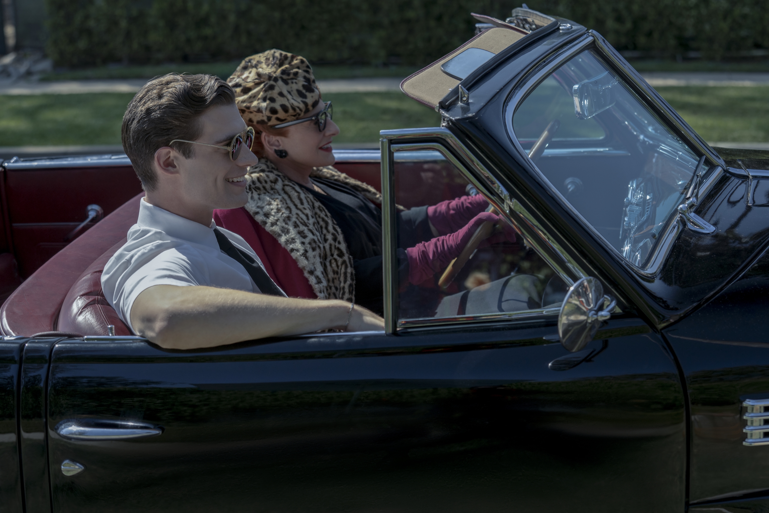 David Corenswet and Holland Taylor in a convertible HD Wallpaper