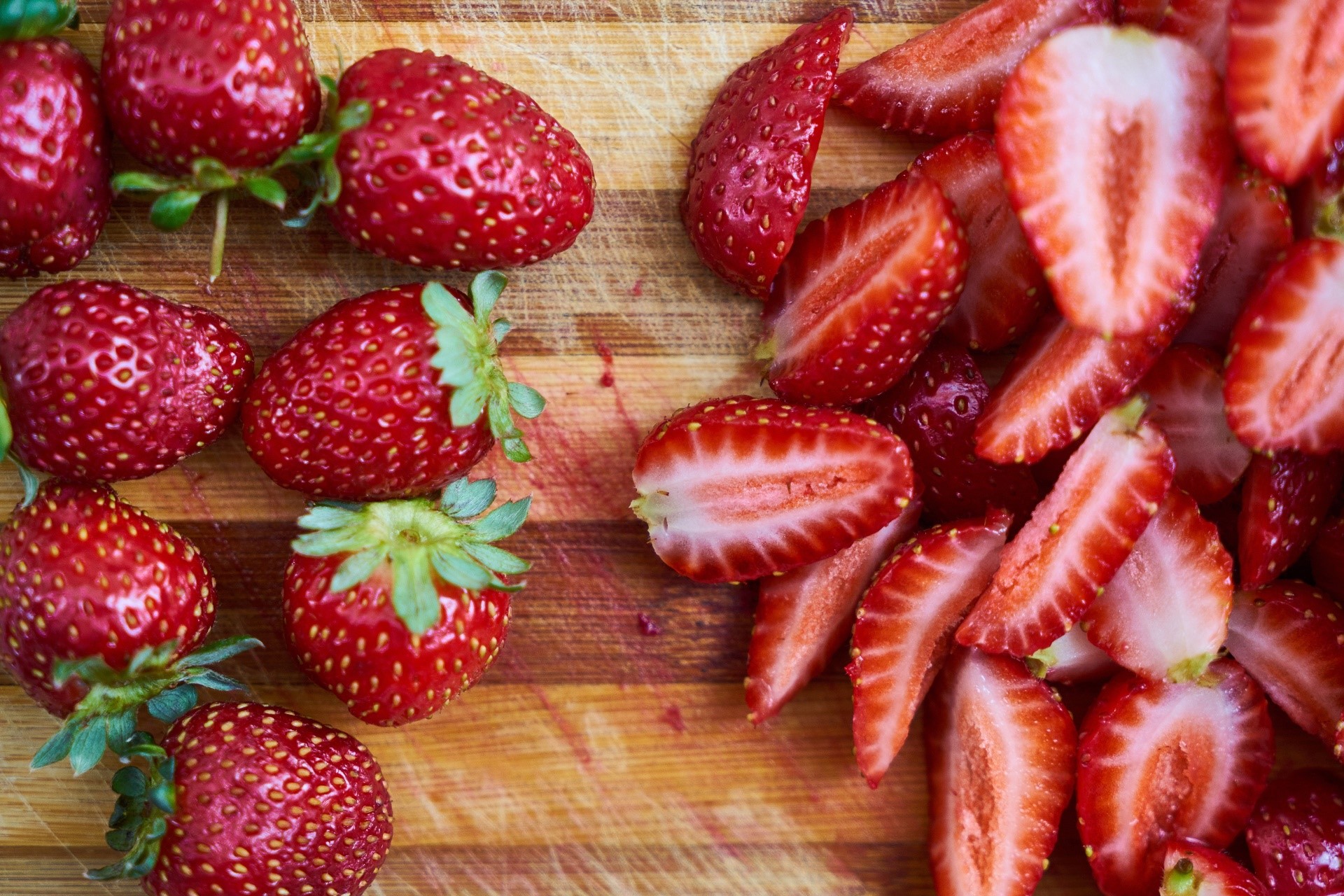 cutting board, strawberries, food, berries, fruit, red HD Wallpaper