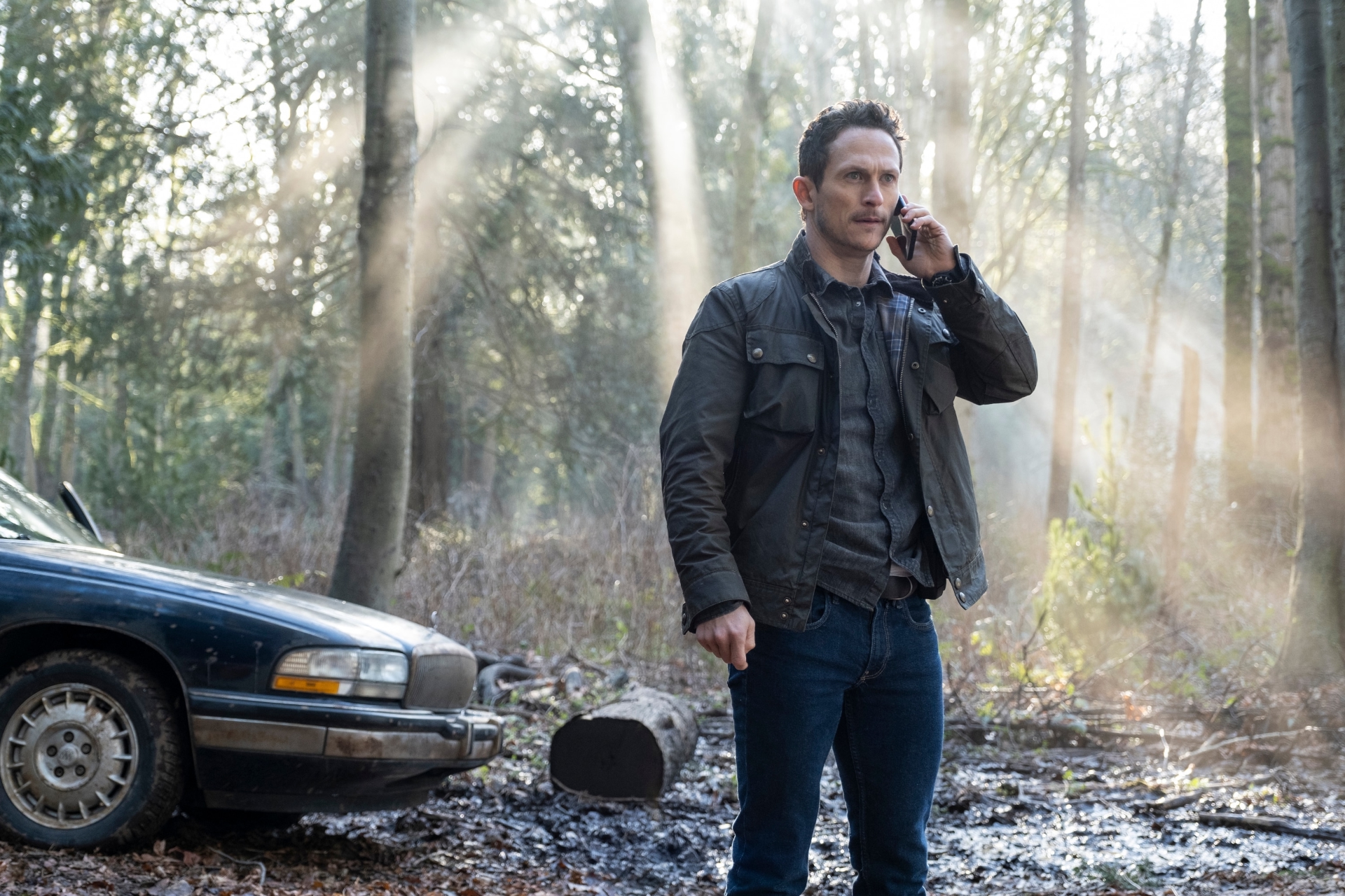 Jonathan Tucker as Bryan Beneventi in a forest HD Wallpaper