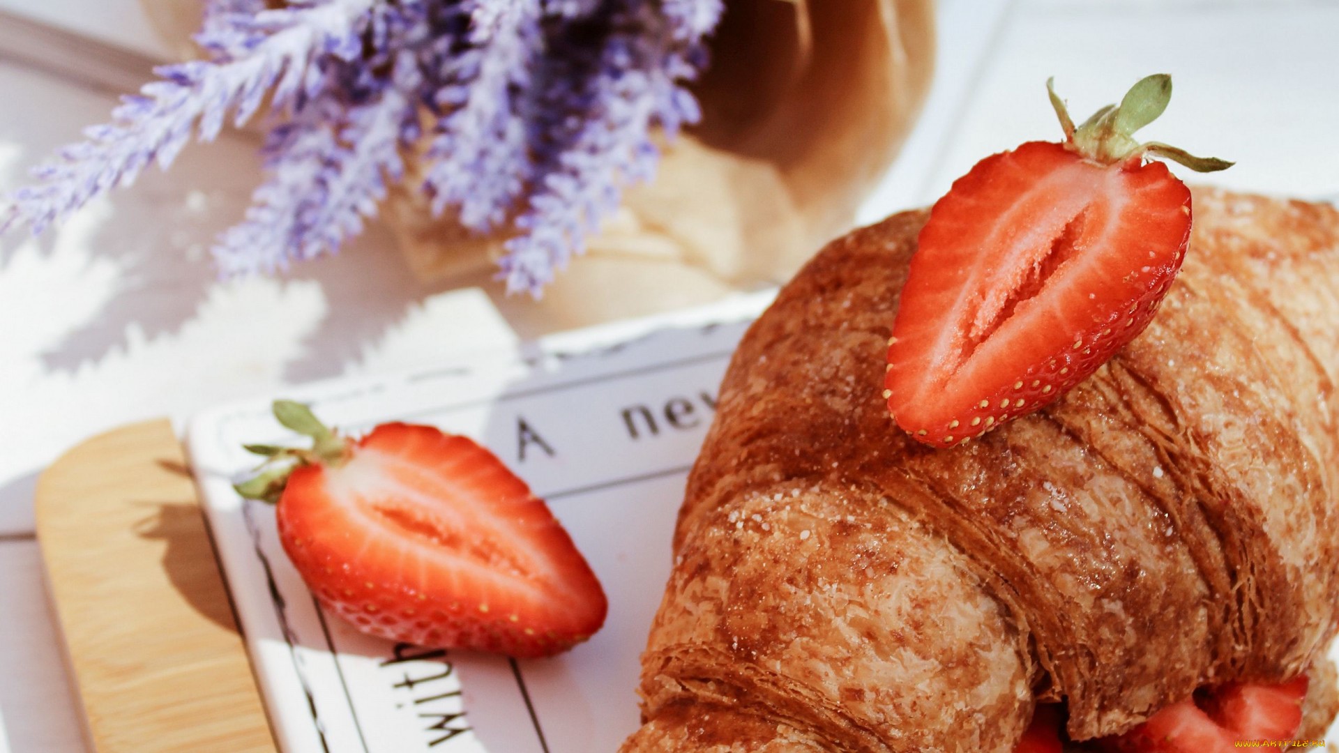 Croissant with strawberries and lavender HD Wallpaper