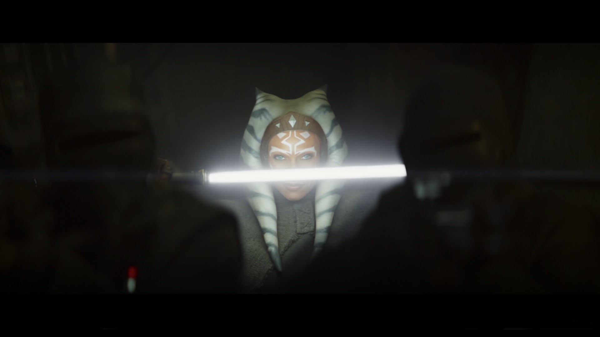 Ahsoka Tano from Star Wars holding a lightsaber HD Wallpaper