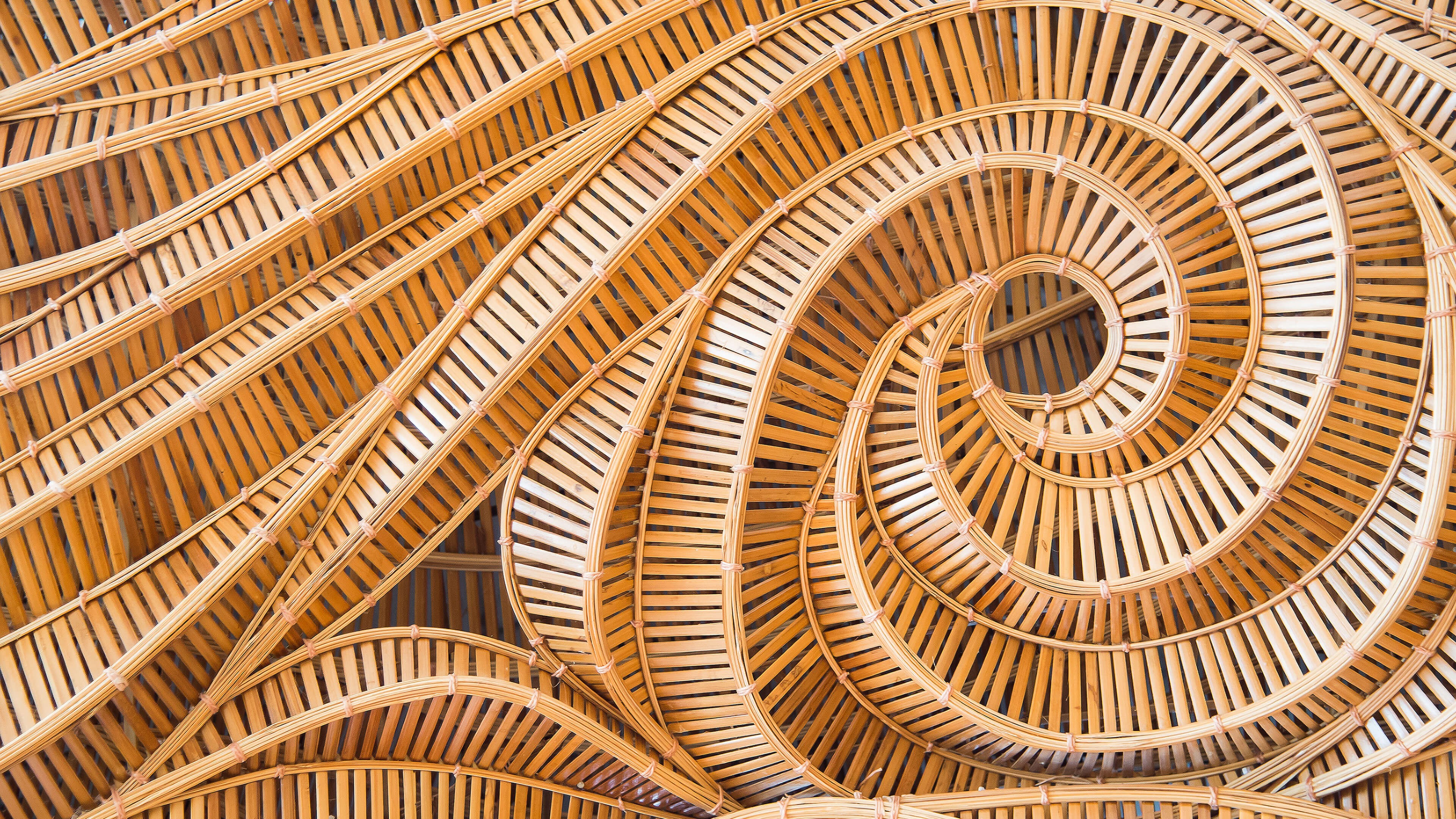 Bamboo woven pattern with spiral design HD Wallpaper