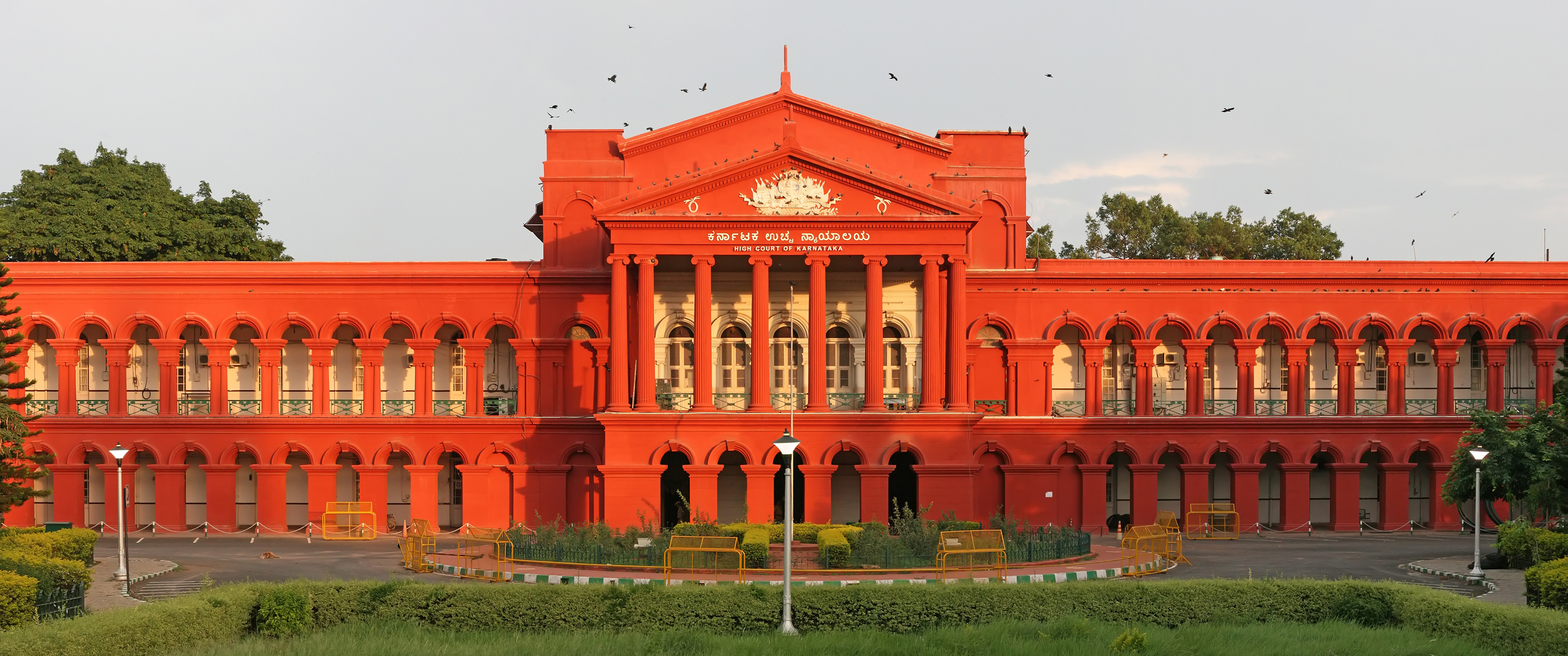 High Court of Karnataka building, India HD Wallpaper