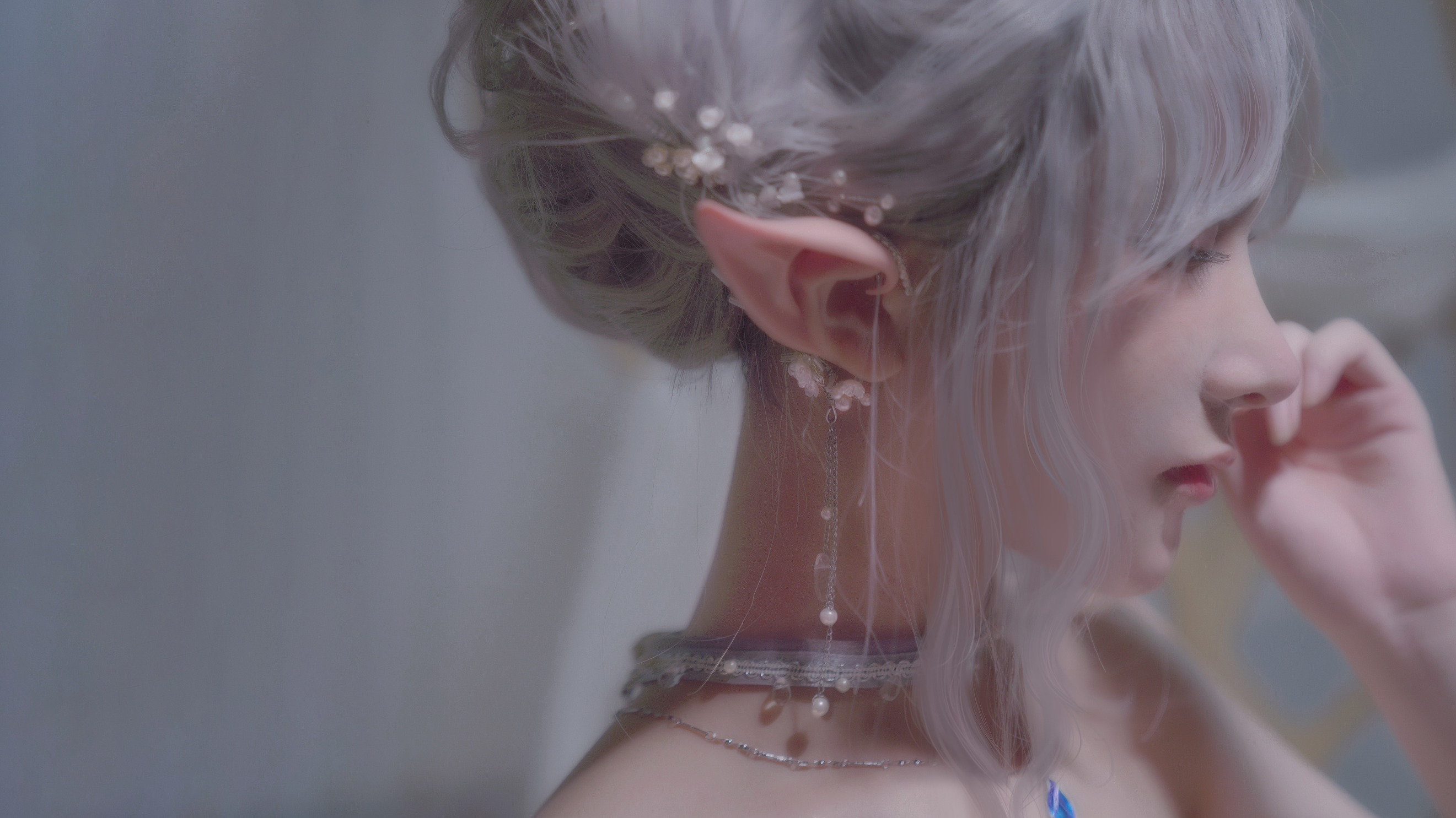 Woman with elf ears and silver hair HD Wallpaper