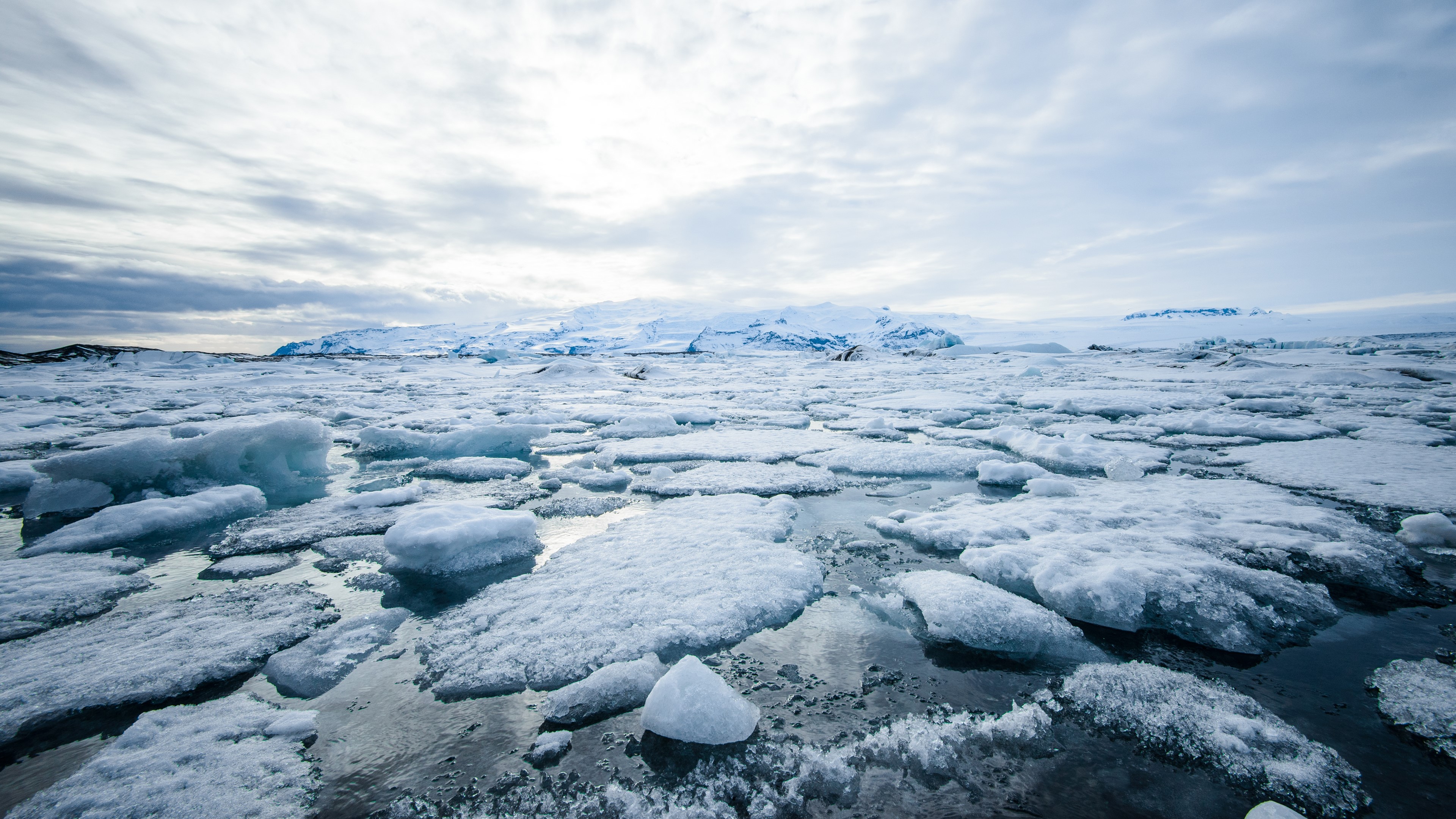 4K Jökulsárlón Glacier Lagoon in Iceland HD Wallpaper