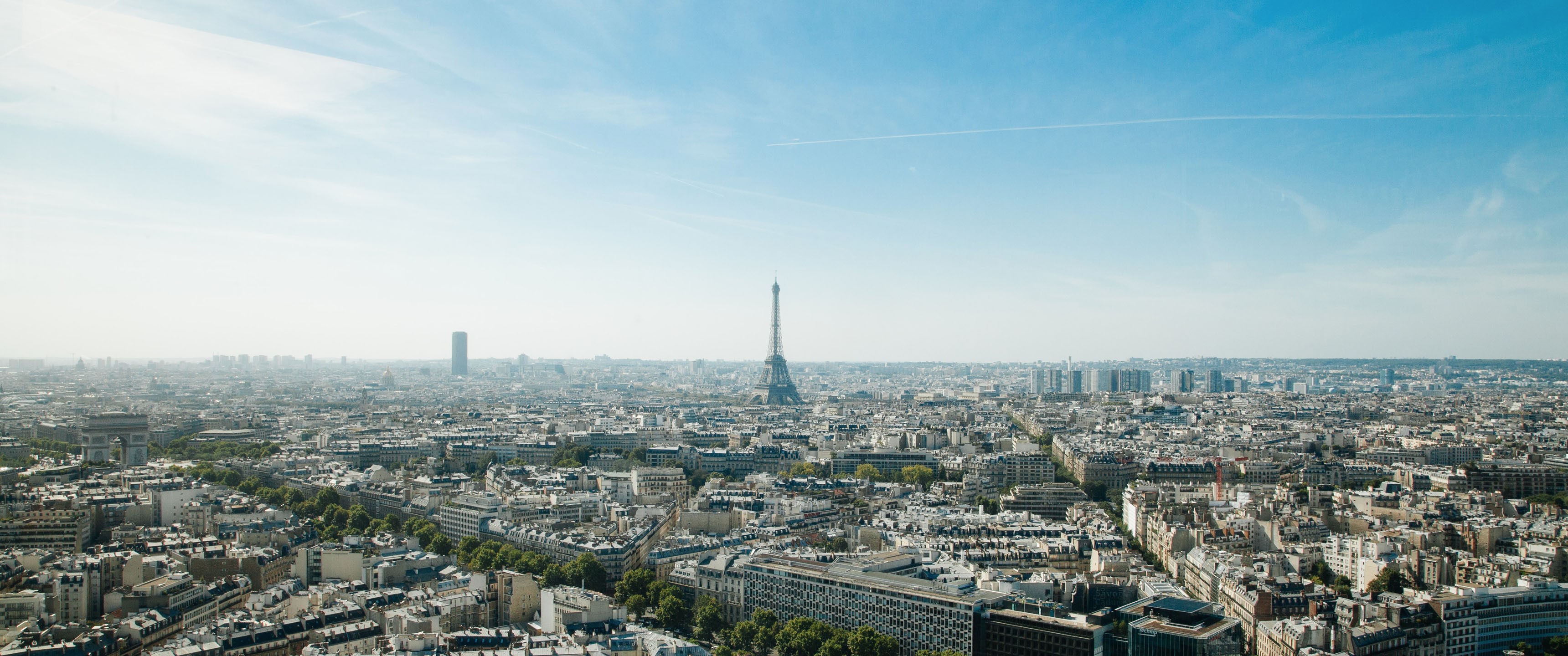 Paris cityscape with Eiffel Tower and Arc de Triomphe HD Wallpaper
