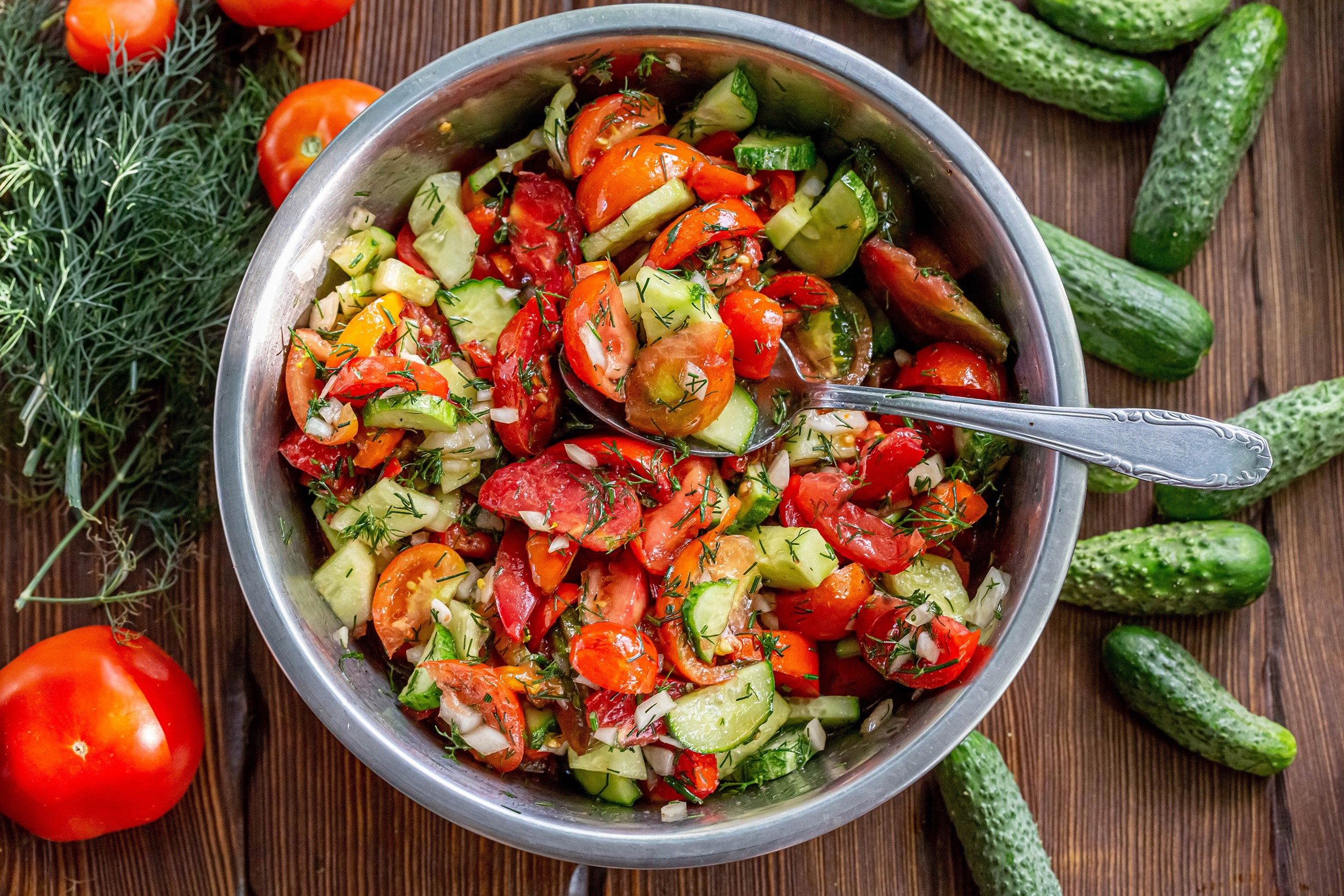 Tomato and cucumber salad with dill and onion HD Wallpaper