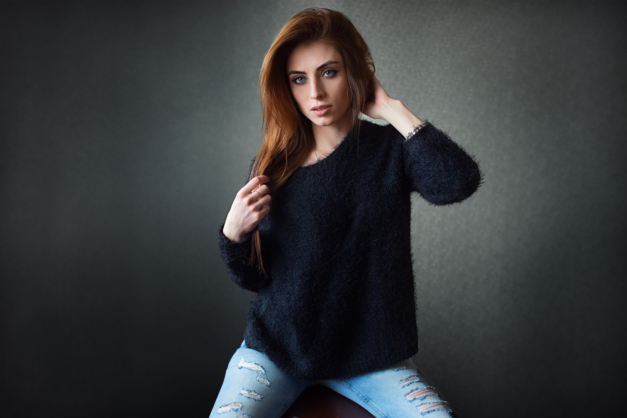 Redhead Model in Dark Sweater and Ripped Jeans HD Wallpaper