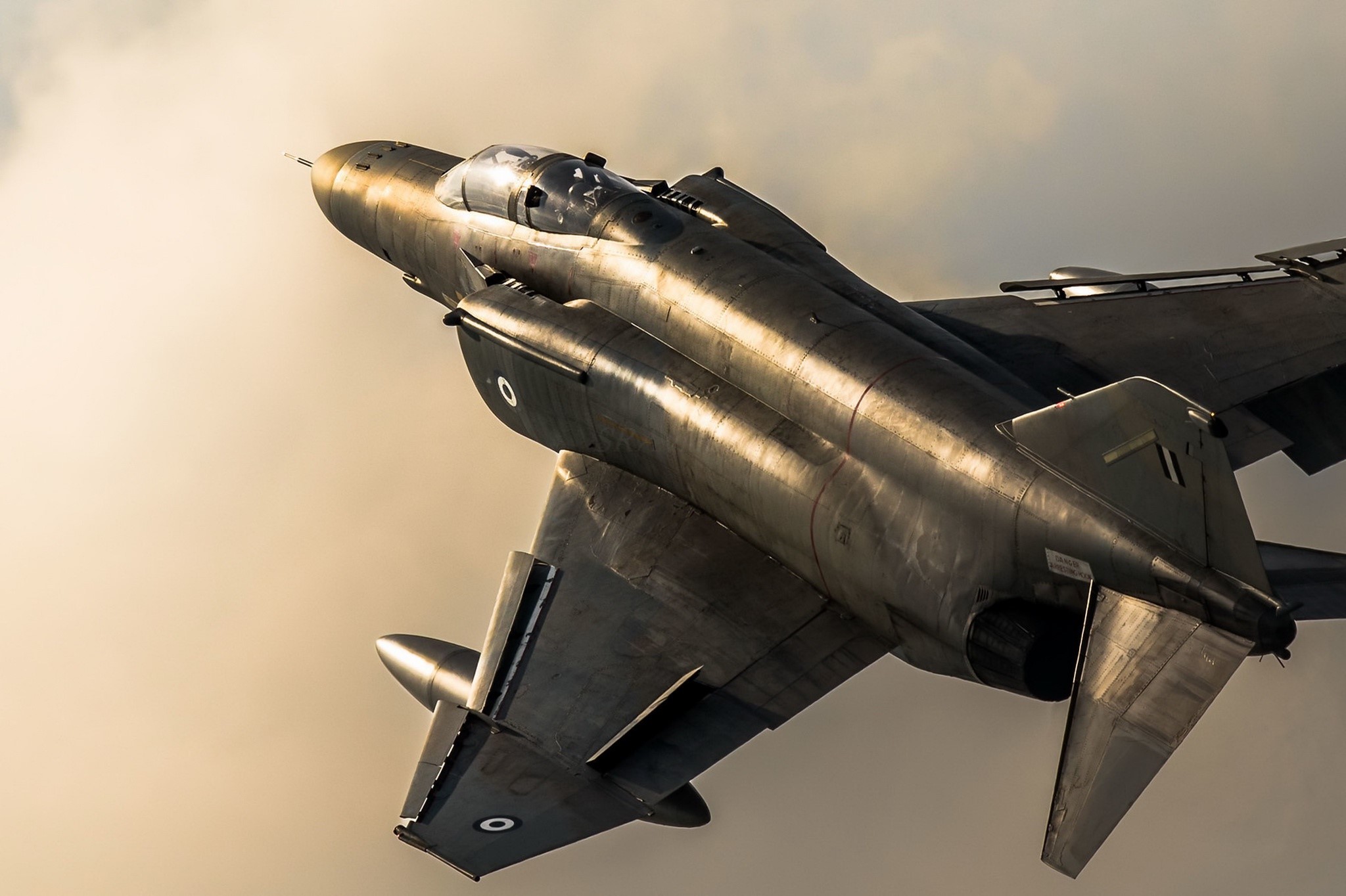 McDonnell Douglas F-4 Phantom II military aircraft in flight HD Wallpaper