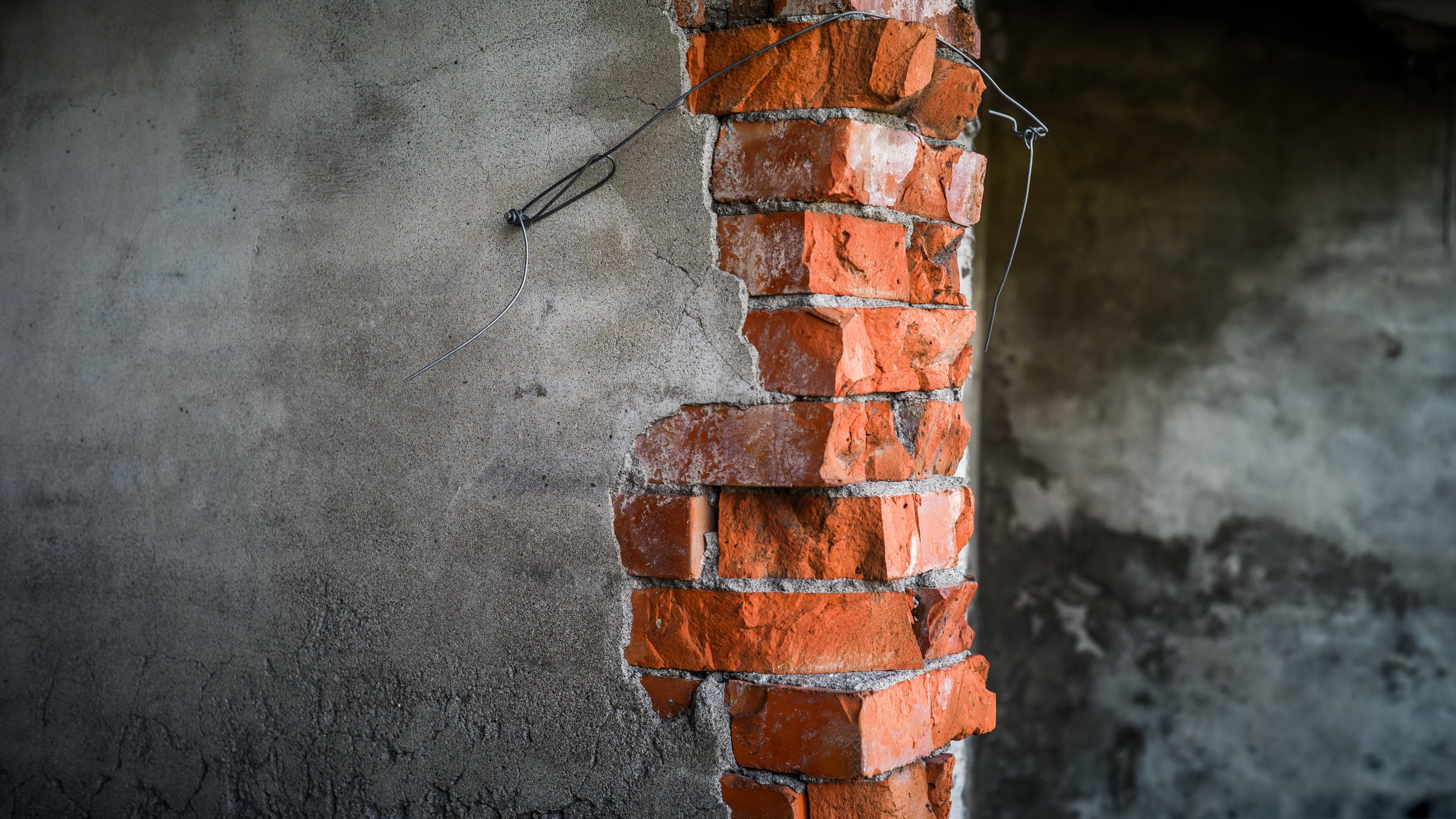 Damaged brick wall with concrete texture HD Wallpaper