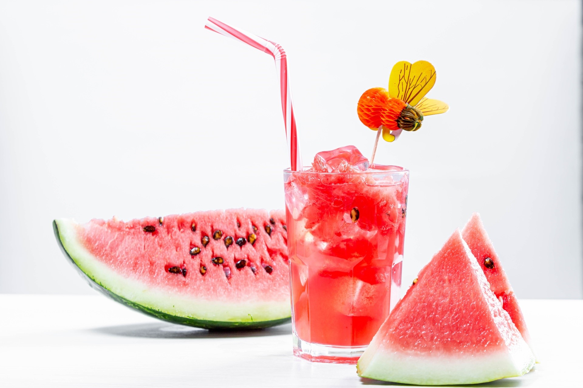 Watermelon slices and a refreshing watermelon drink HD Wallpaper