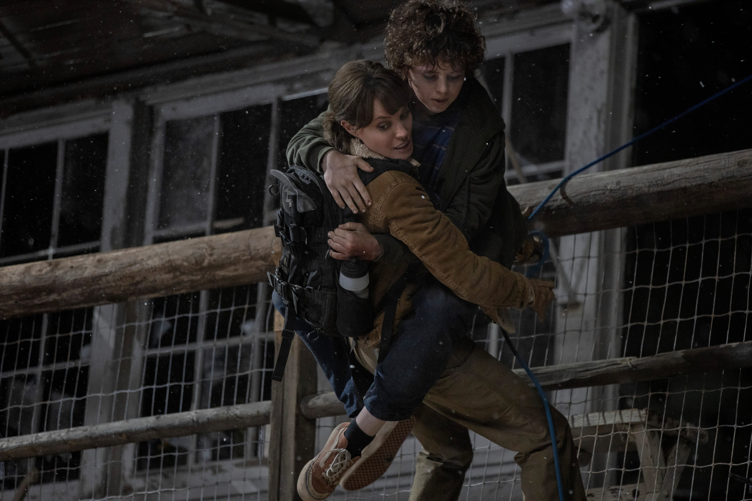 Angelina Jolie and Finn Little in Those Who Wish Me Dead HD Wallpaper