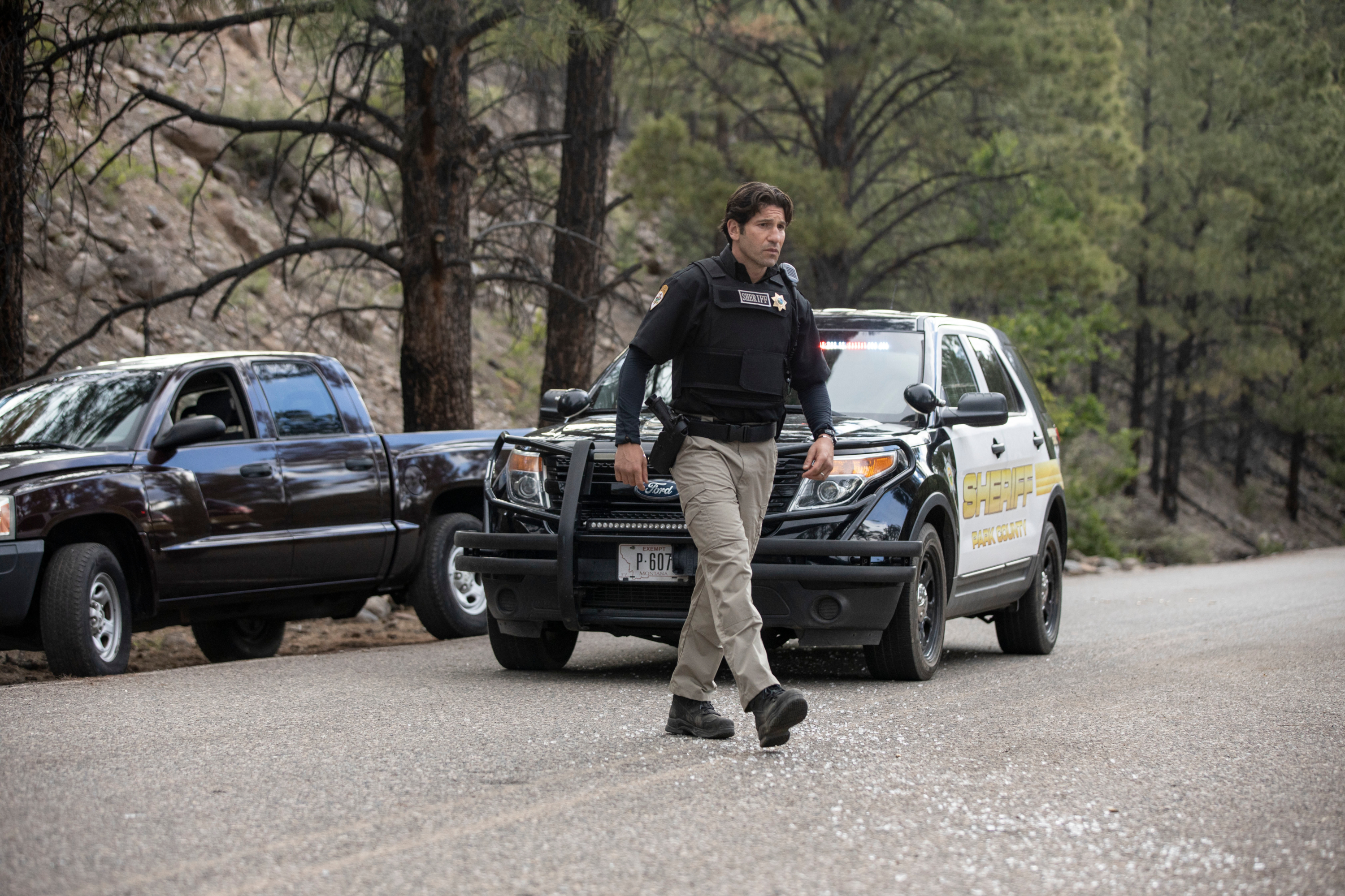 Jon Bernthal as Ethan Sawyer in Those Who Wish Me Dead HD Wallpaper
