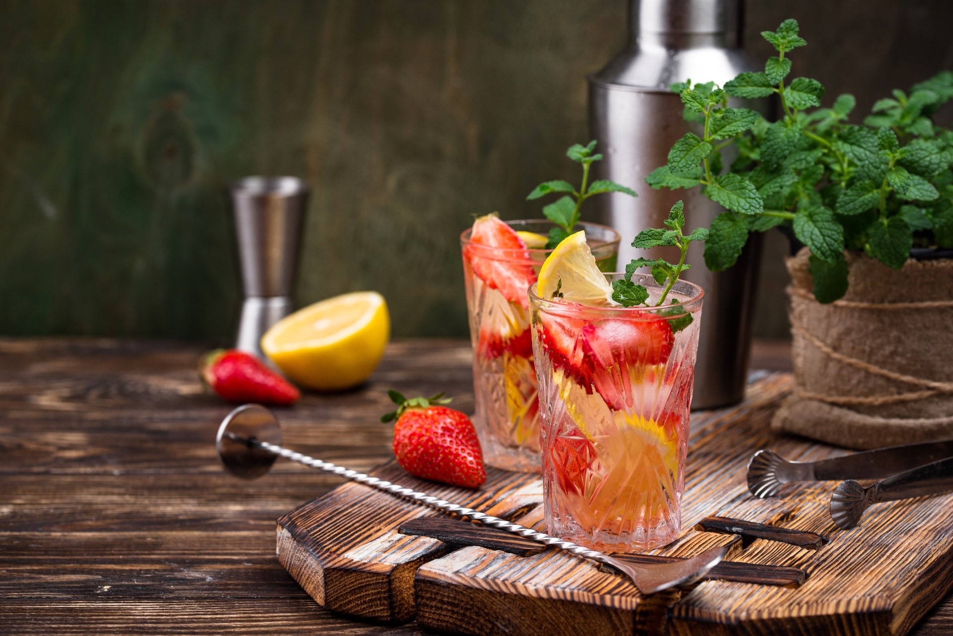 Strawberry and Lemon Infused Drinks with Mint HD Wallpaper