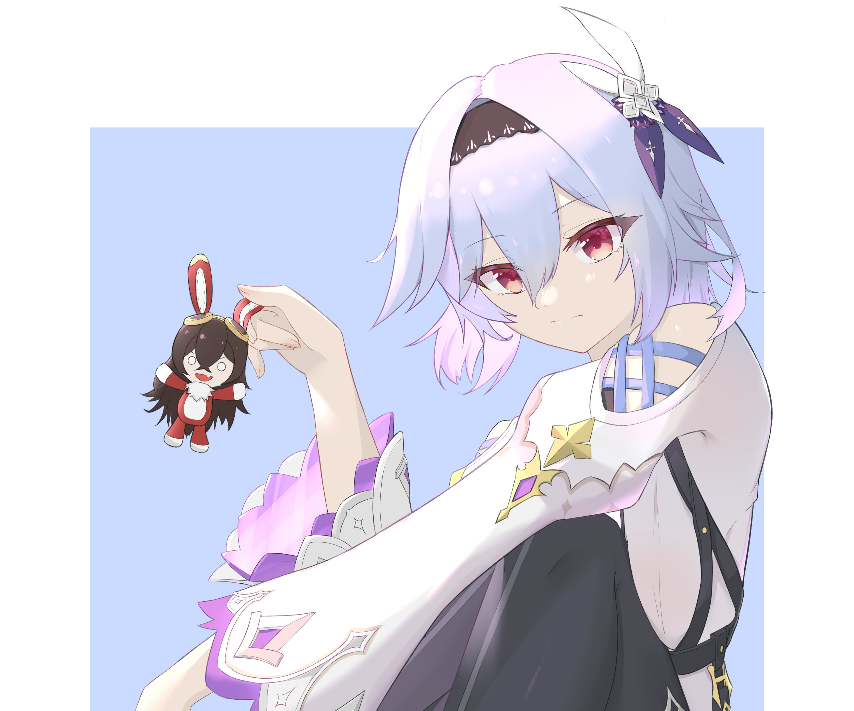 Eula from Genshin Impact holding a plush toy HD Wallpaper