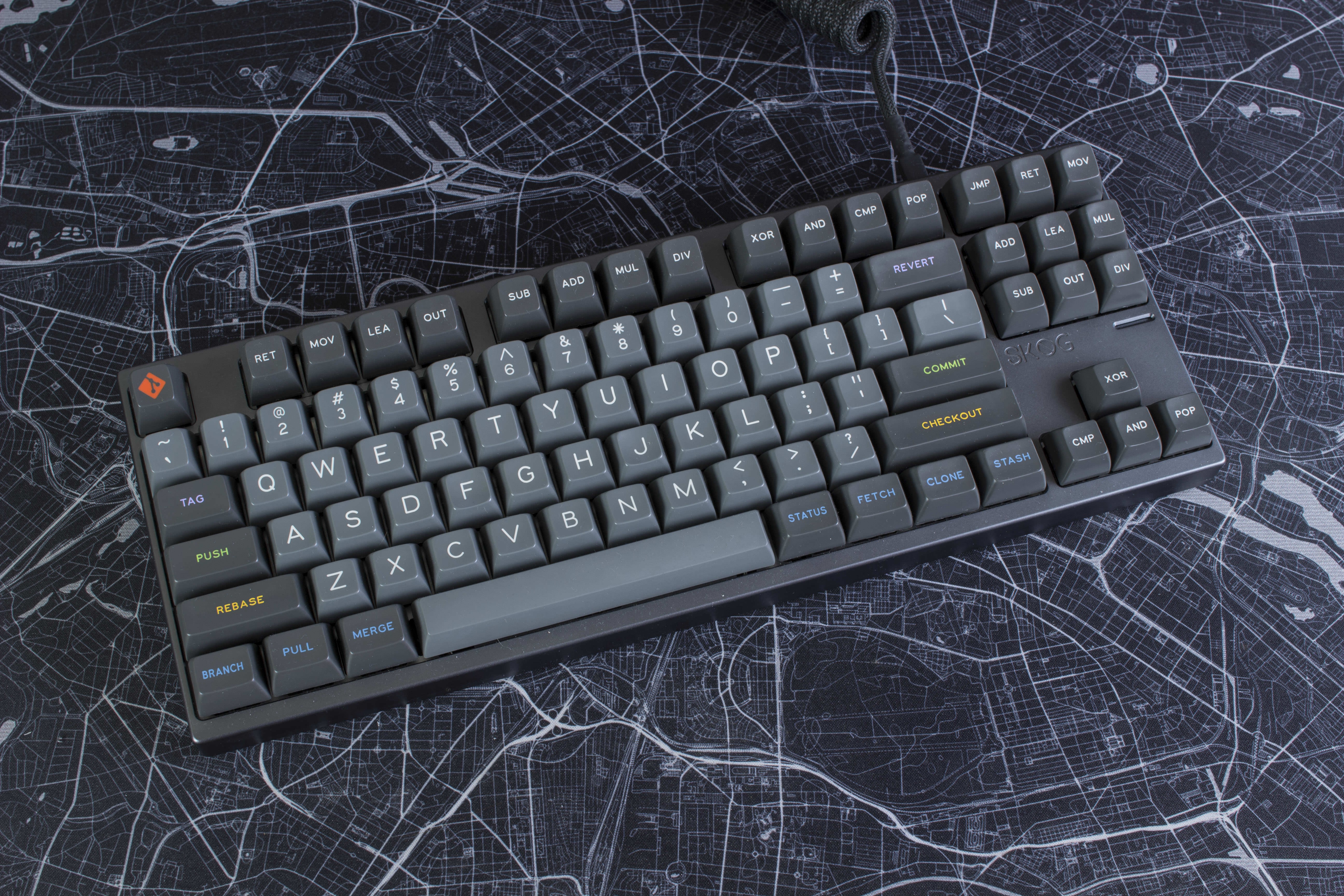 4K Mechanical Keyboard with QWERTY Layout HD Wallpaper