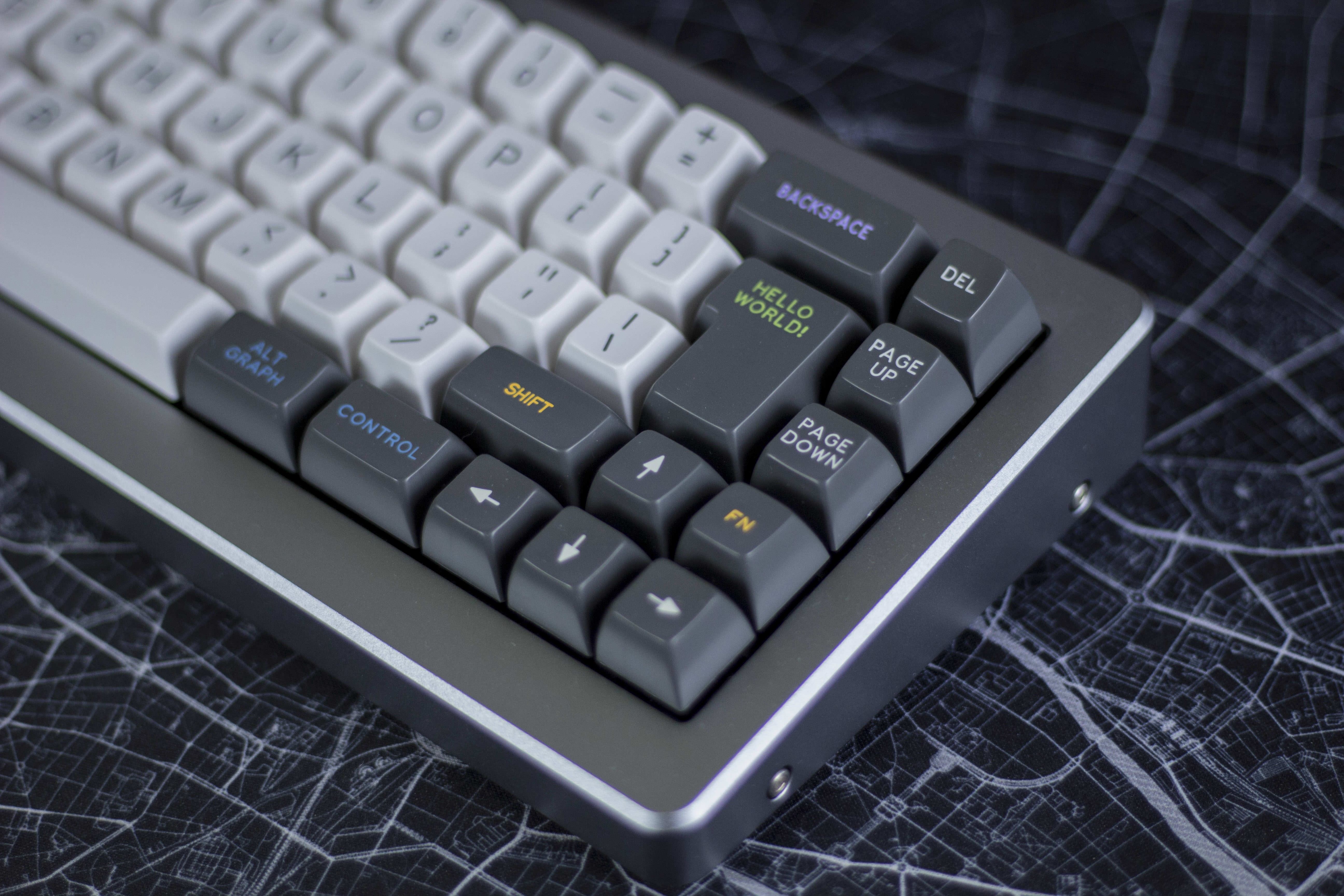 4K mechanical qwerty keyboard HD Wallpaper