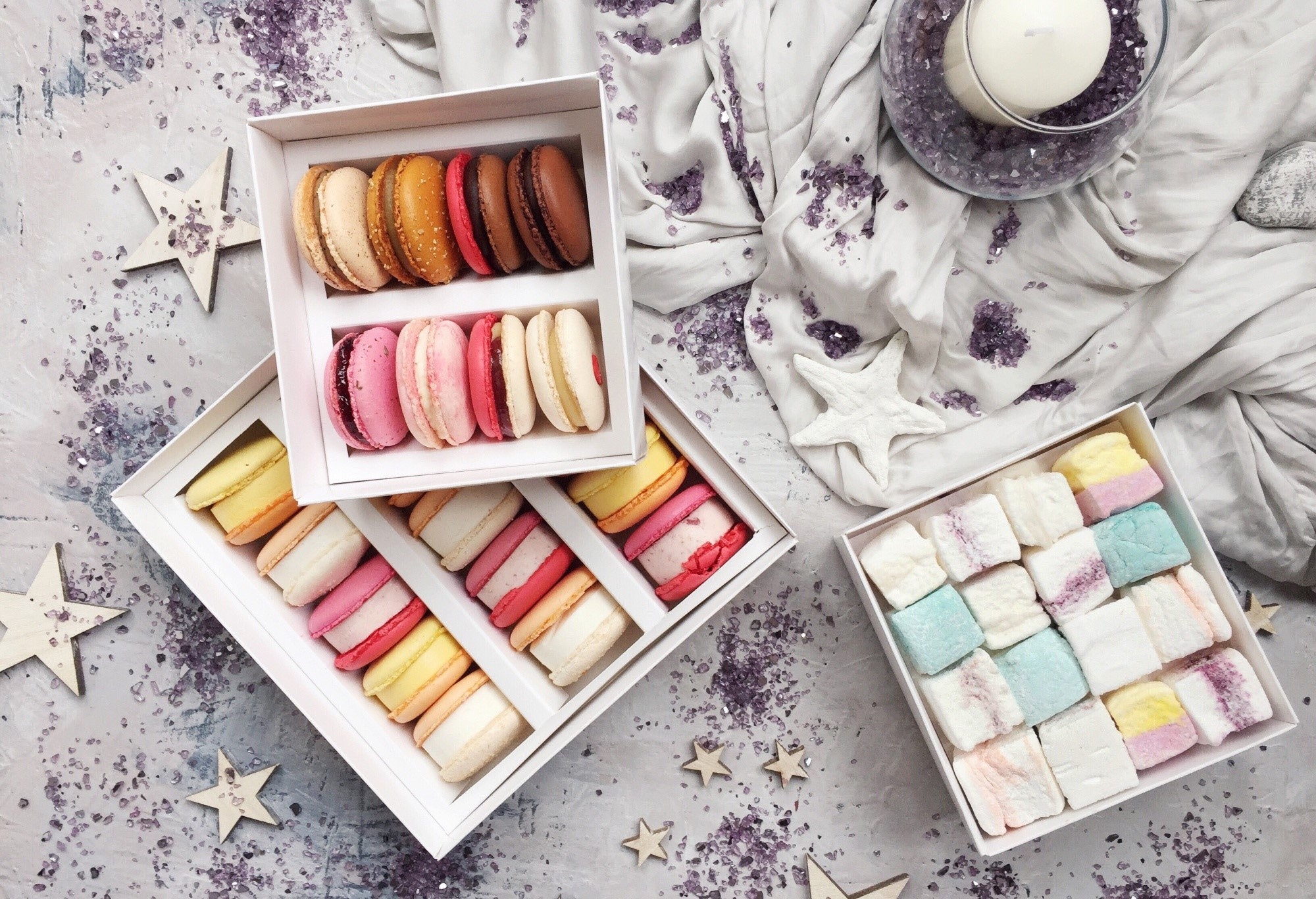 Boxes of colorful macarons and marshmallows HD Wallpaper