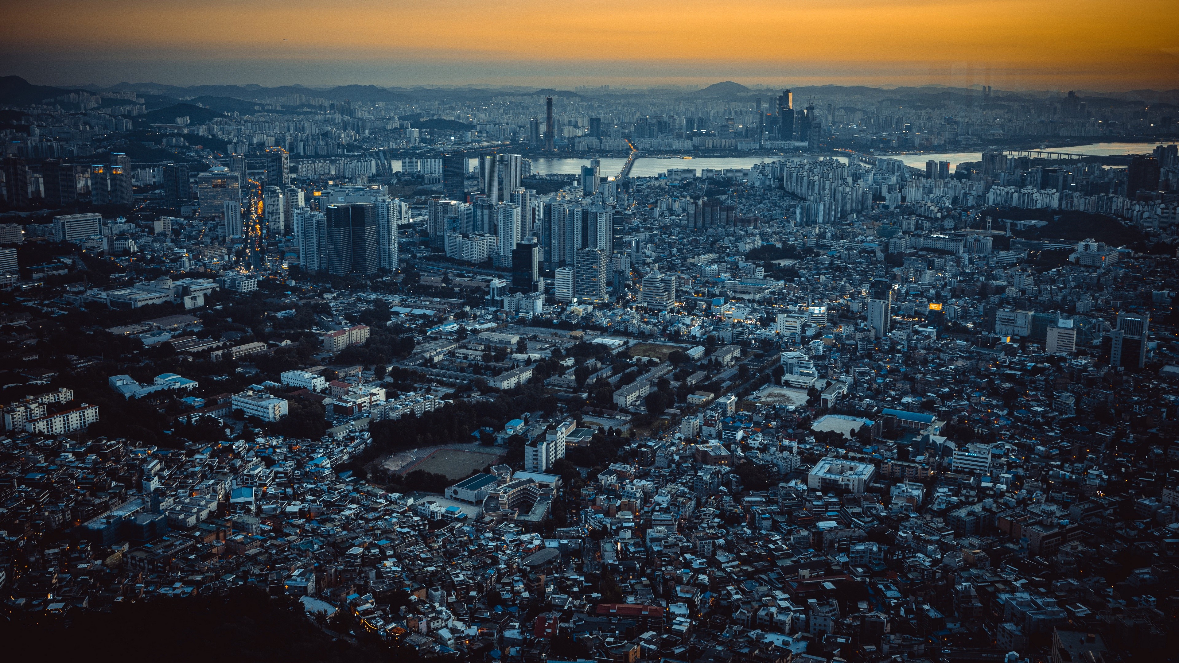 4K Seoul cityscape at dusk HD Wallpaper