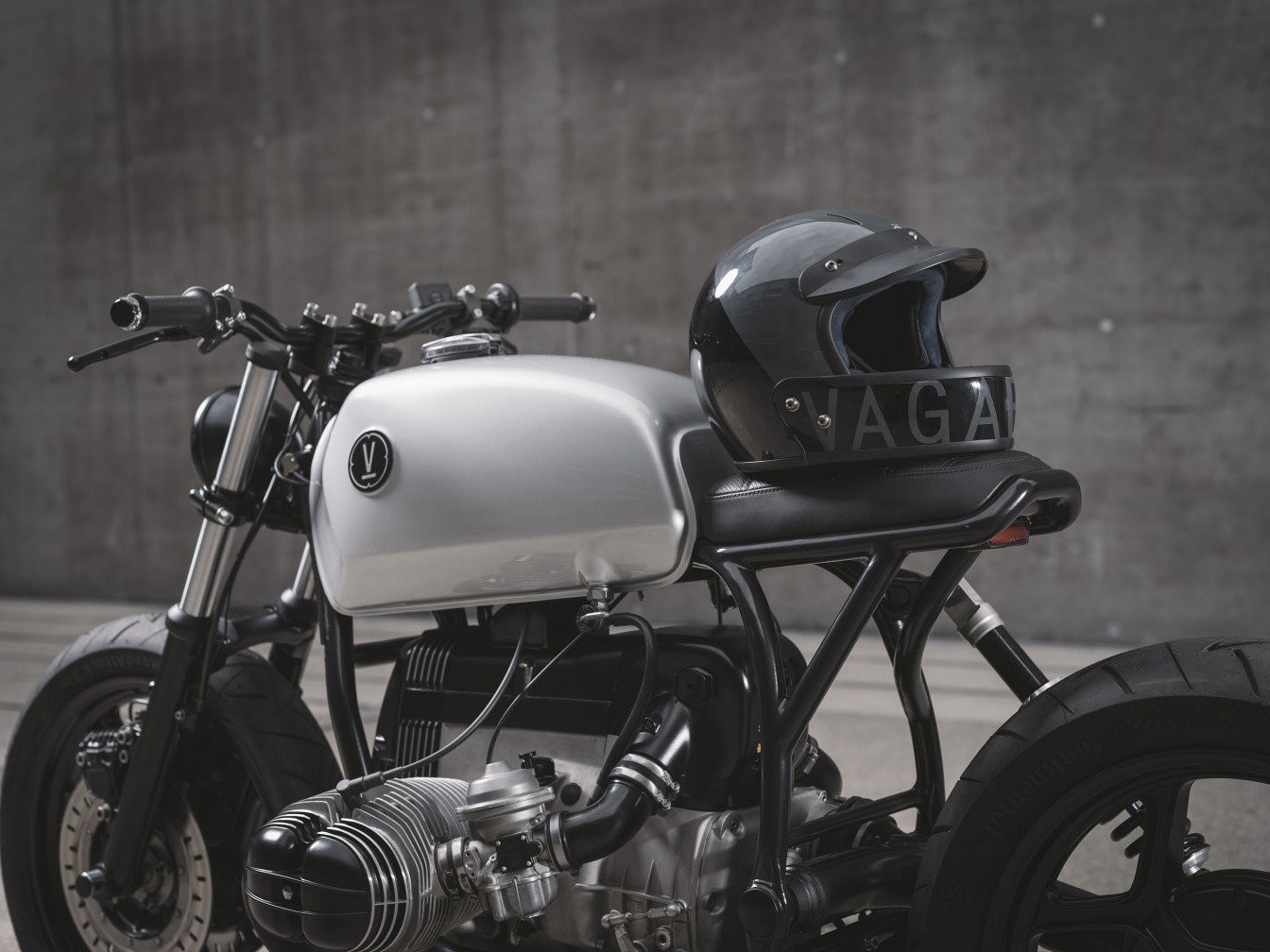 BMW R80RT motorcycle with helmet HD Wallpaper