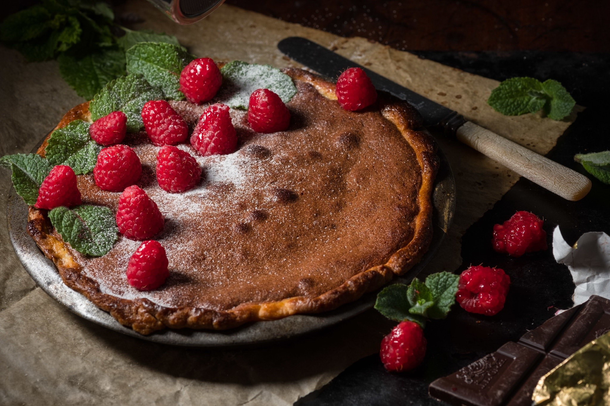 Raspberry cake with mint and chocolate HD Wallpaper