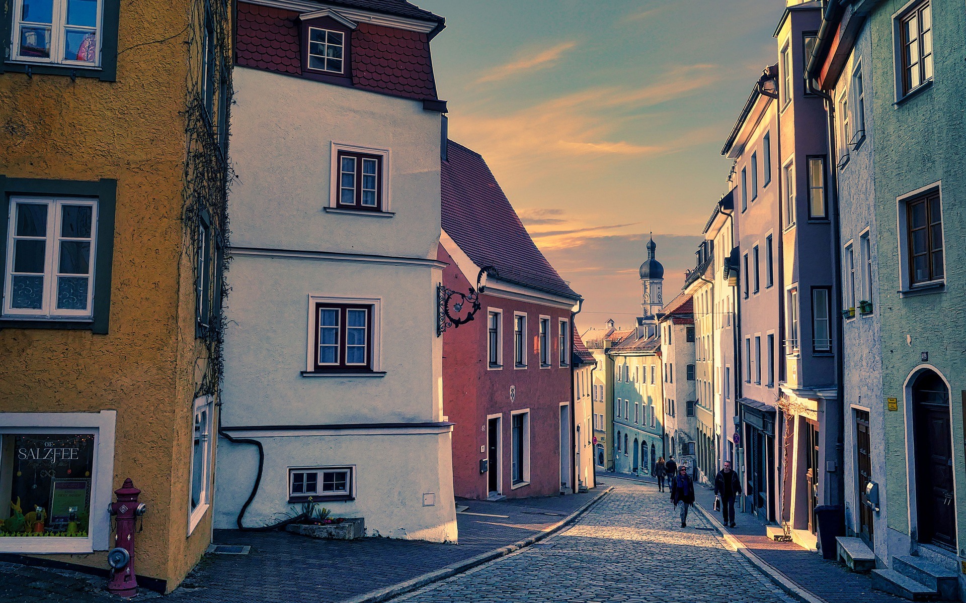 Street in Landsberg am Lech, Germany at sunset HD Wallpaper