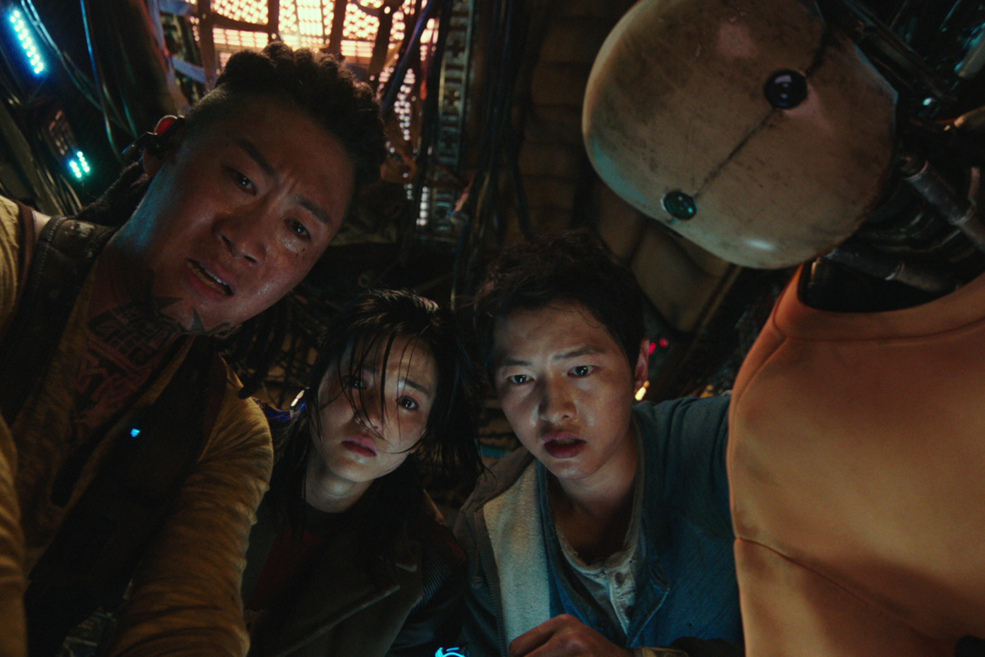 Space Sweepers: Kim Tae-ri, Song Joong-ki, Jin Seon-kyu HD Wallpaper