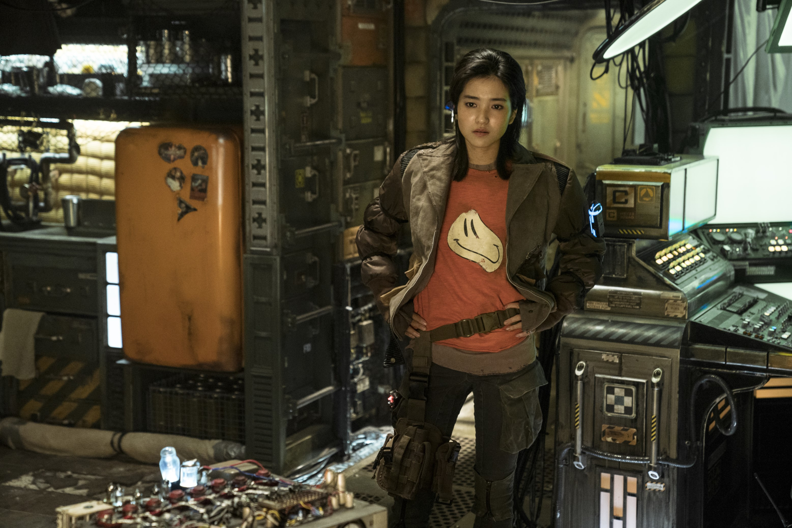 Kim Tae-ri as Captain Jang in Space Sweepers HD Wallpaper