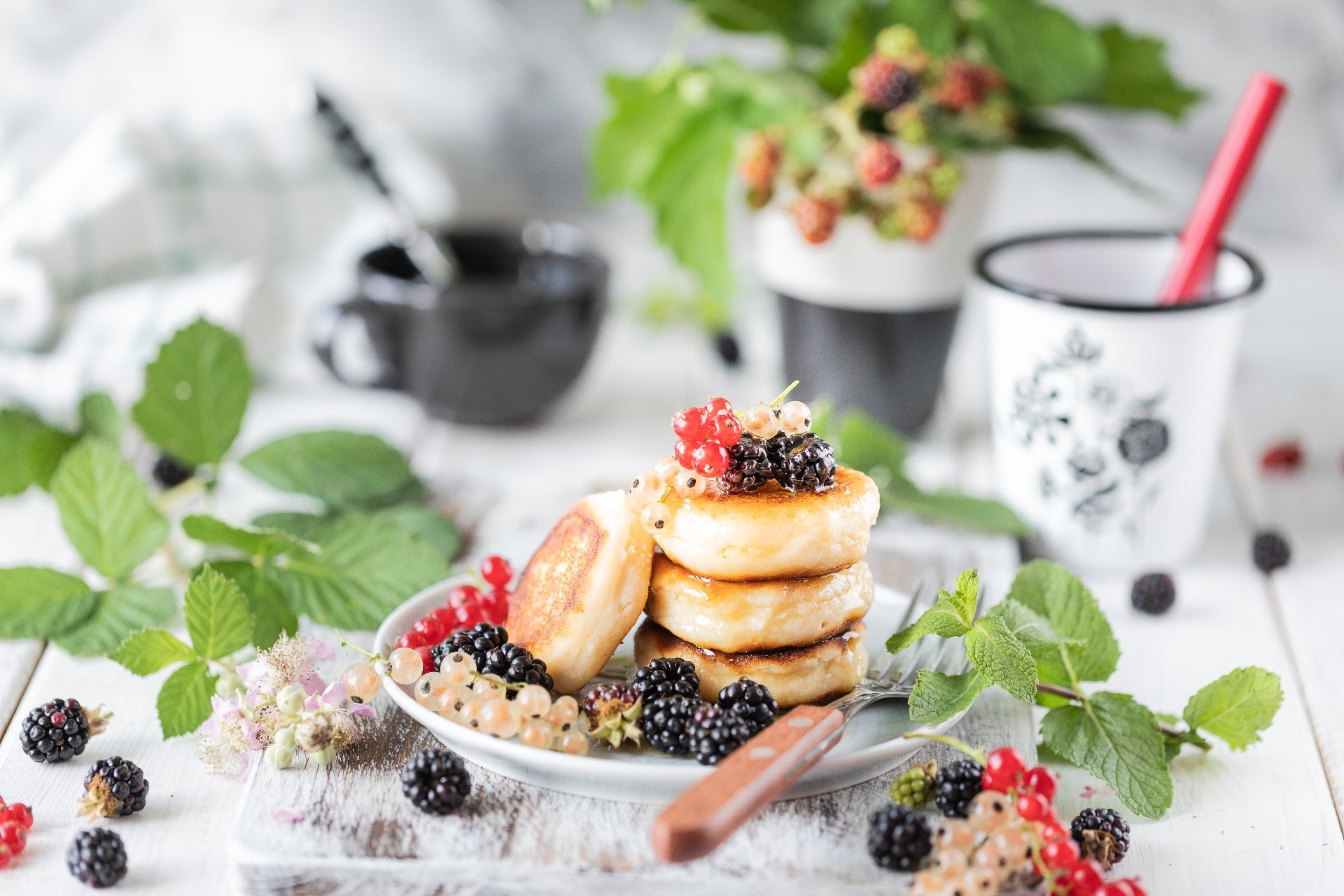 Pancakes with berries and mint leaves HD Wallpaper