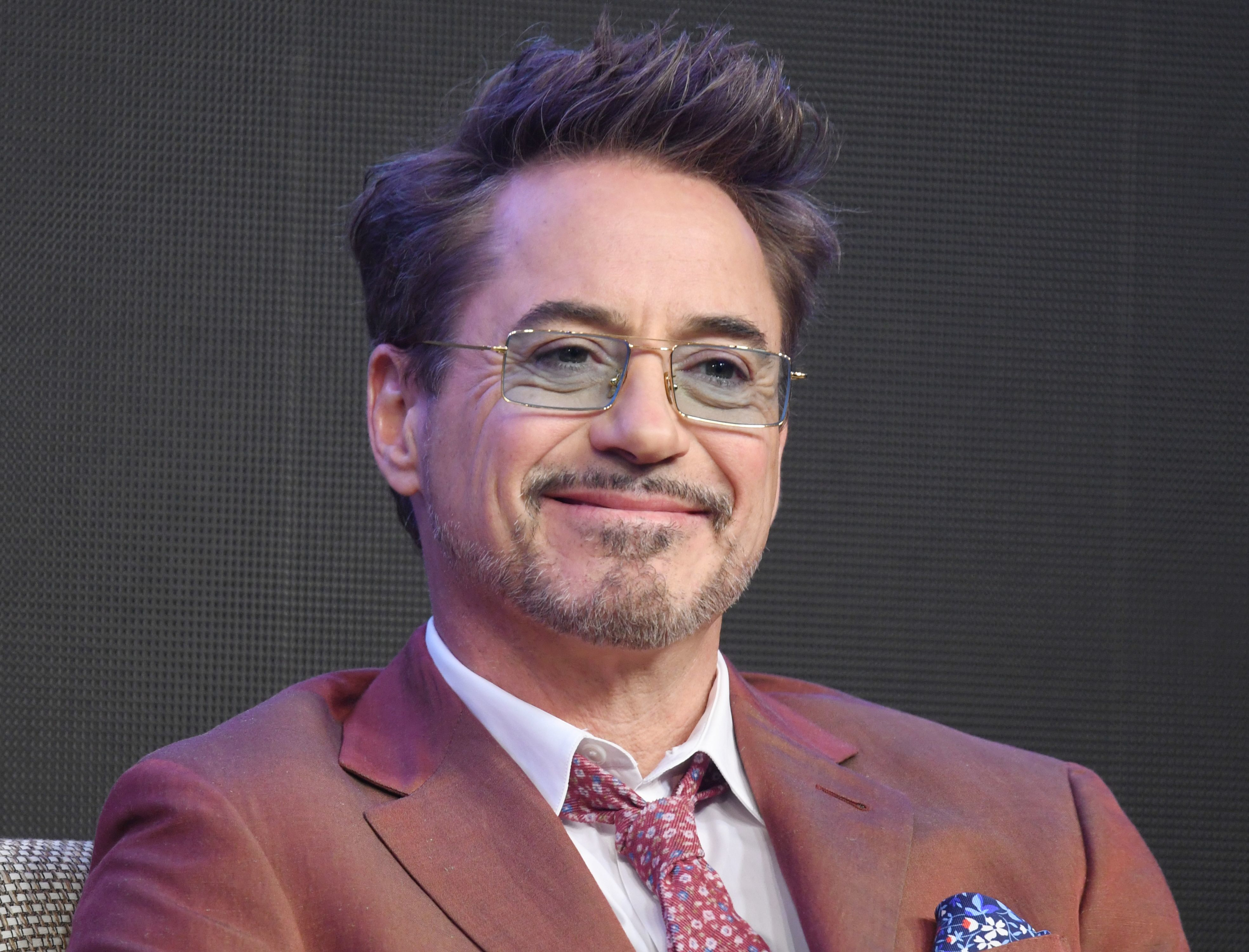 Robert Downey Jr. wearing glasses and a suit HD Wallpaper