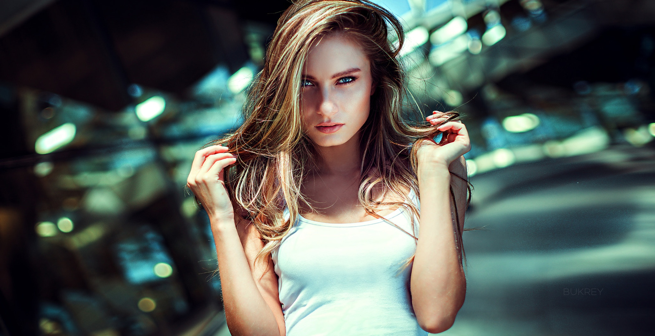 Model with blonde hair in a white tank top HD Wallpaper
