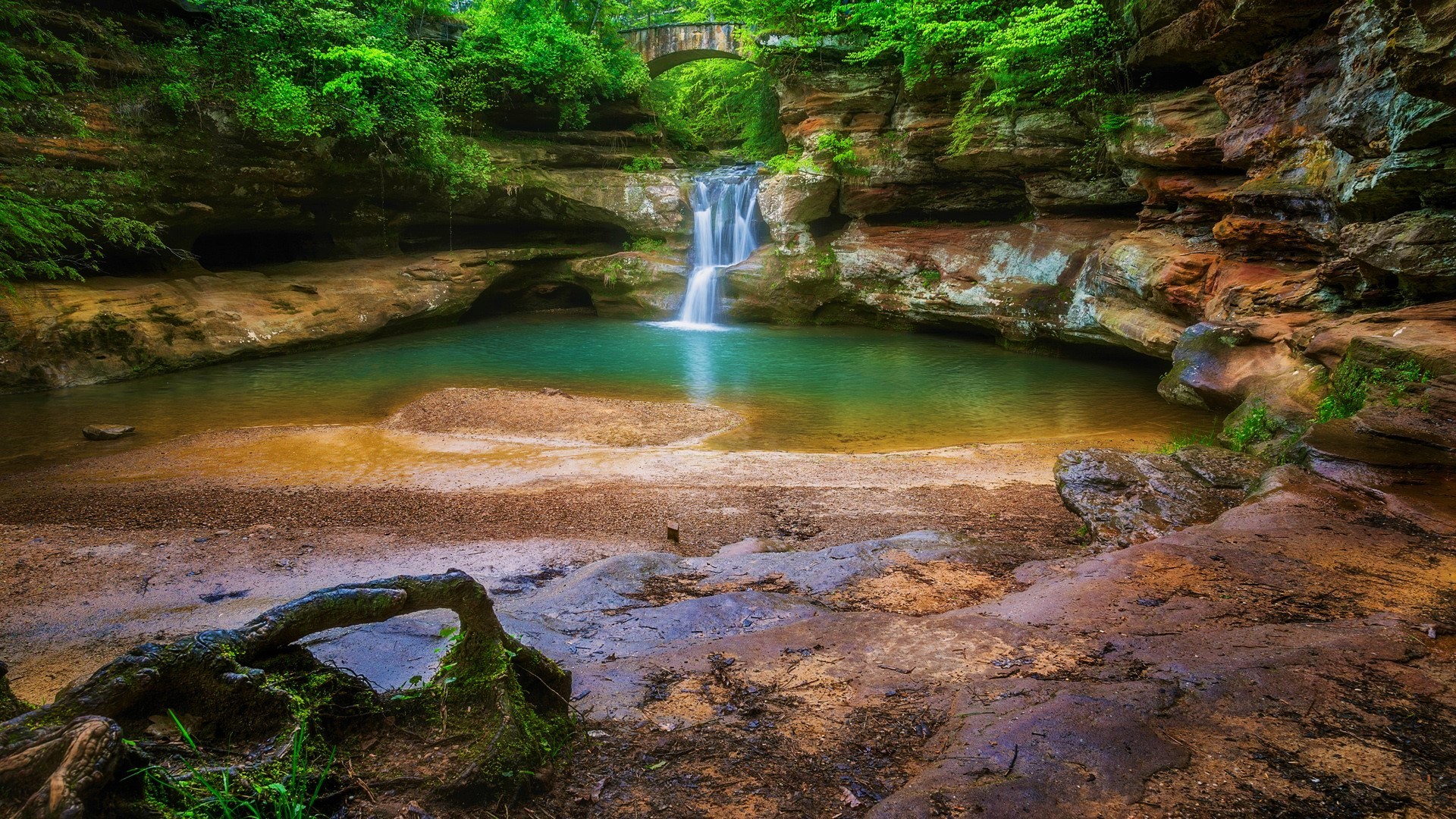Waterfall and pool at Hocking Hills State Park, Ohio HD Wallpaper