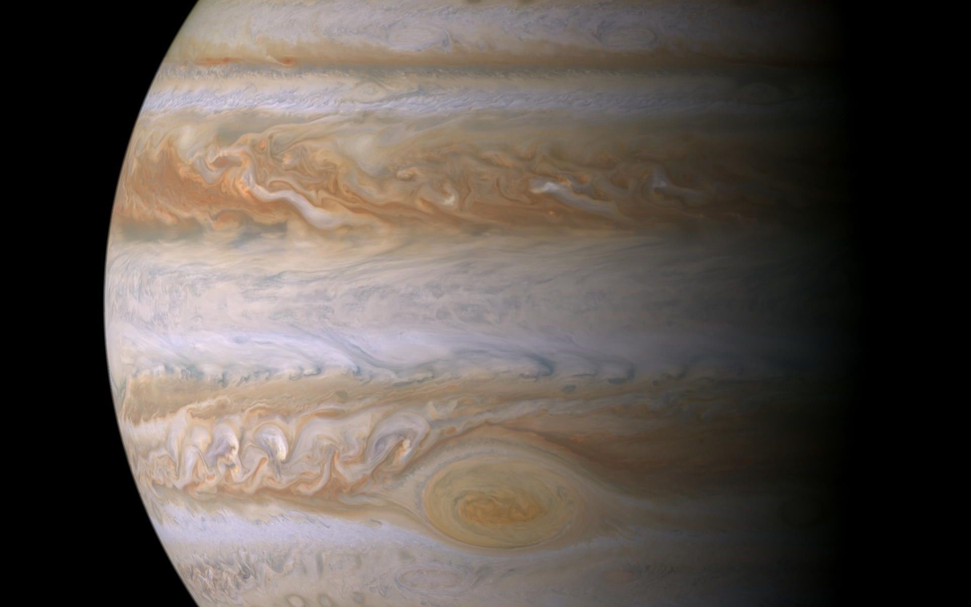 Jupiter's swirling clouds and Great Red Spot HD Wallpaper