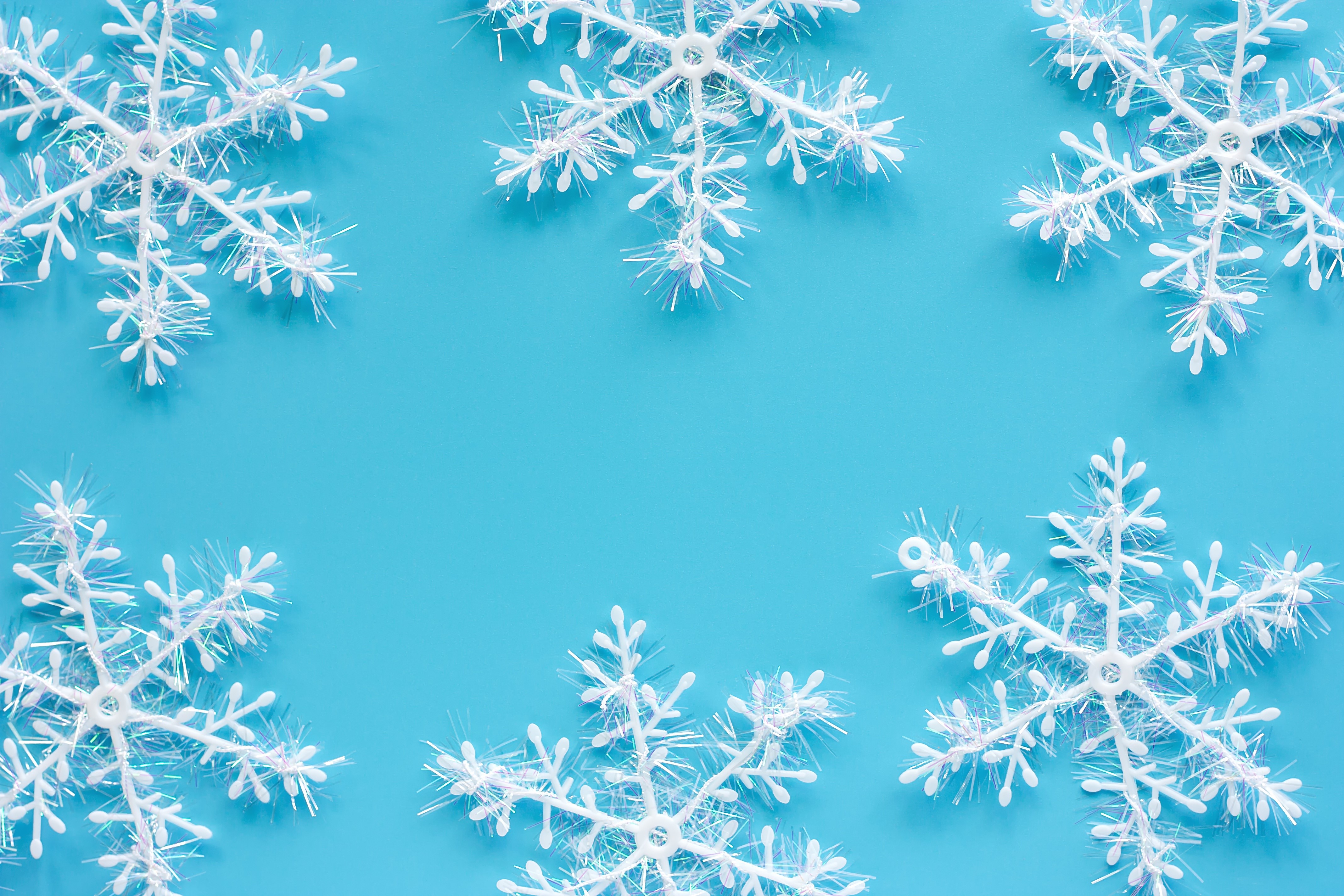 Snowflakes pattern on blue background HD Wallpaper