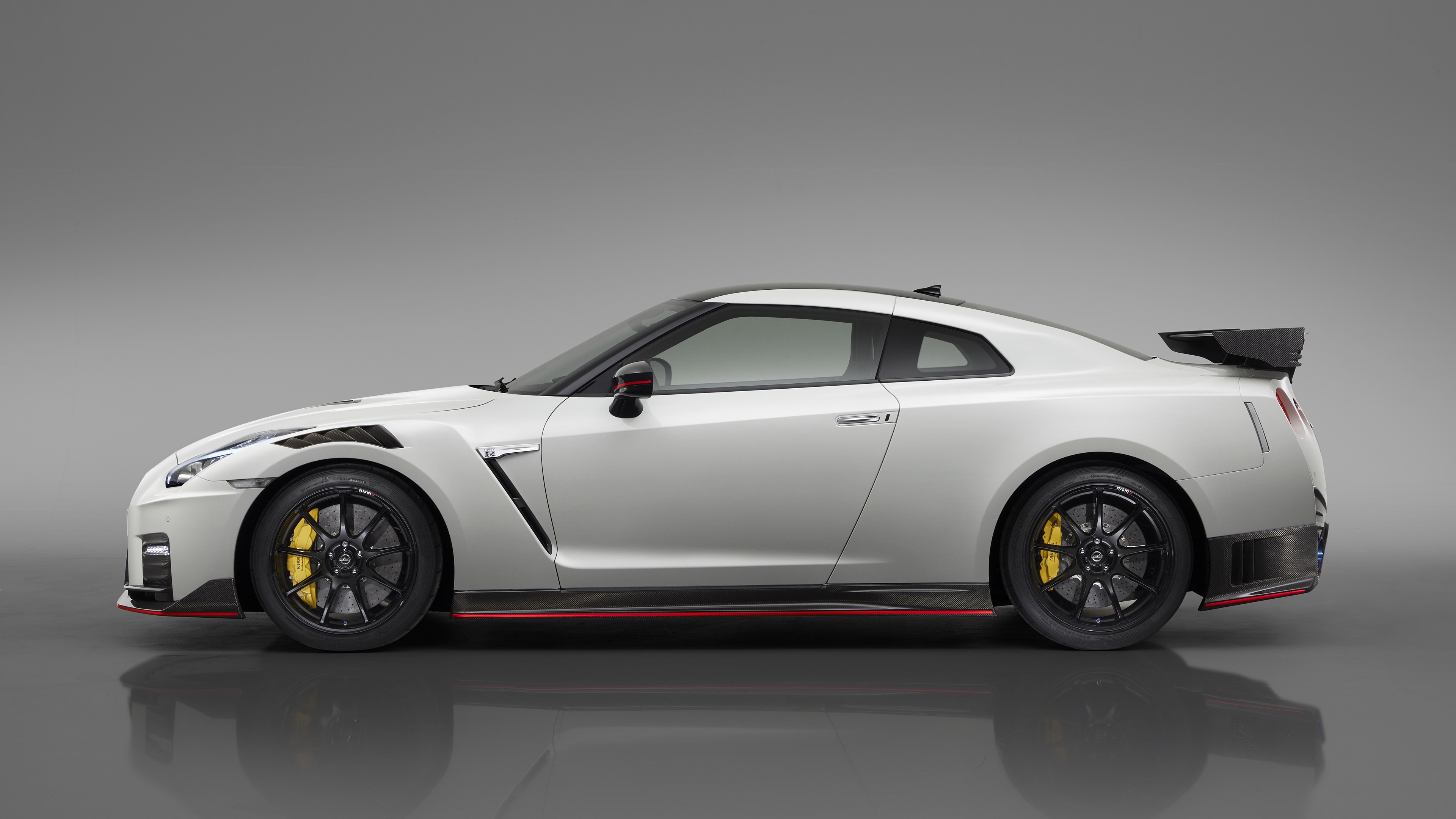 Nissan GT-R NISMO HD Wallpaper