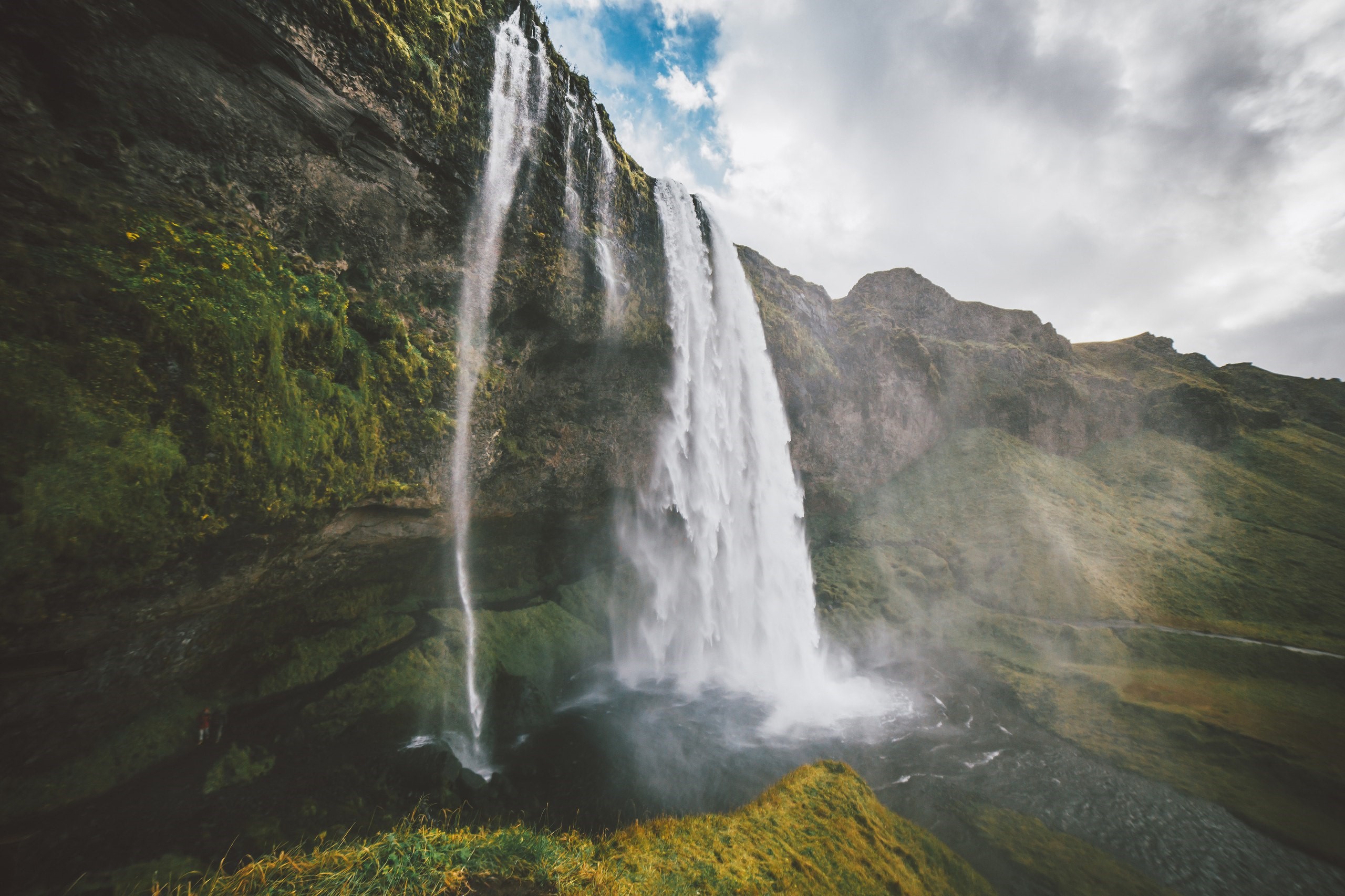 Seljalandsfoss Waterfall in Iceland HD Wallpaper