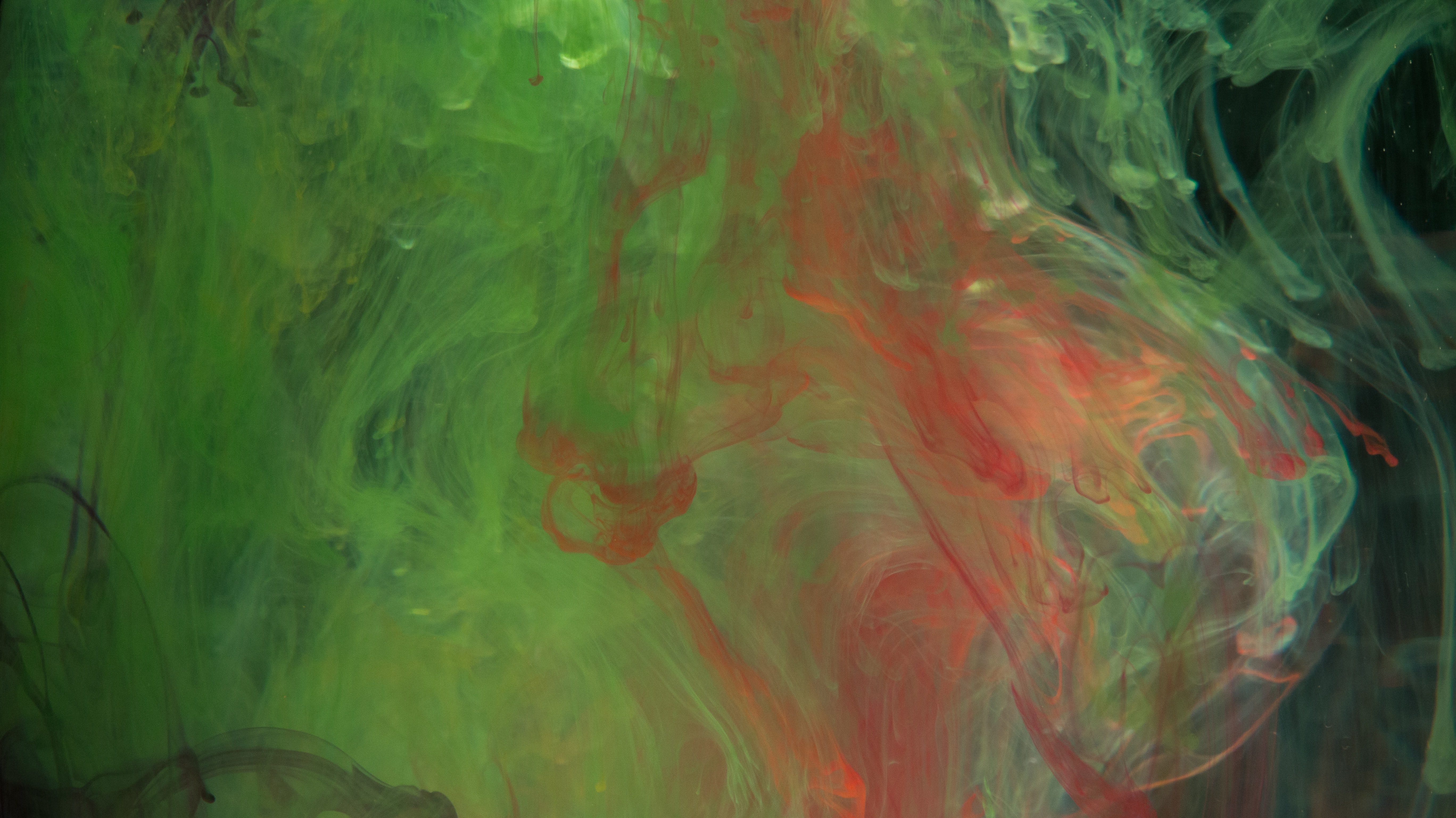 Abstract Green and Red Smoke 4K HD Wallpaper