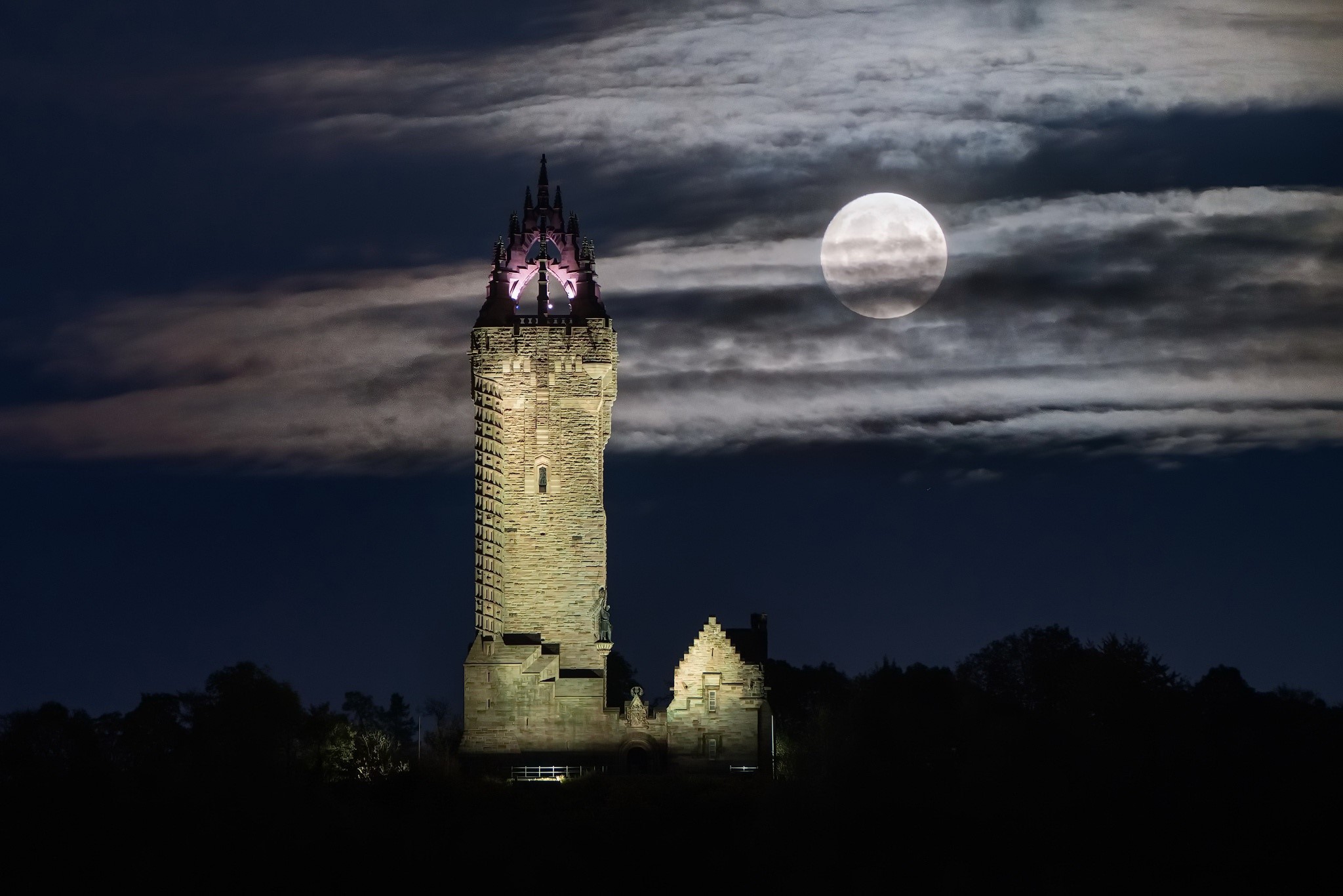 Wallace Monument and Moon at Night HD Wallpaper