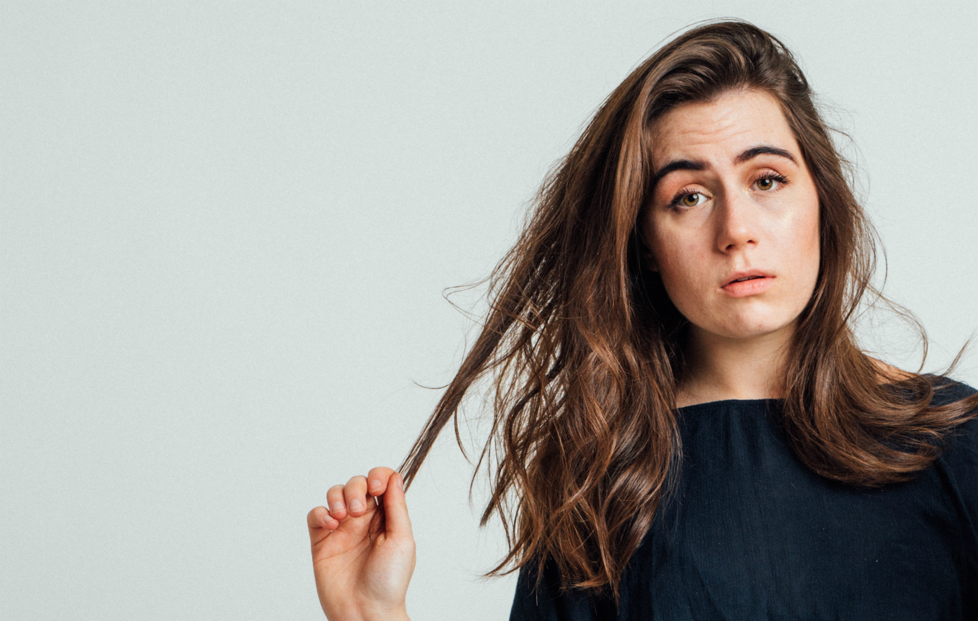 Dodie with long brown hair HD Wallpaper