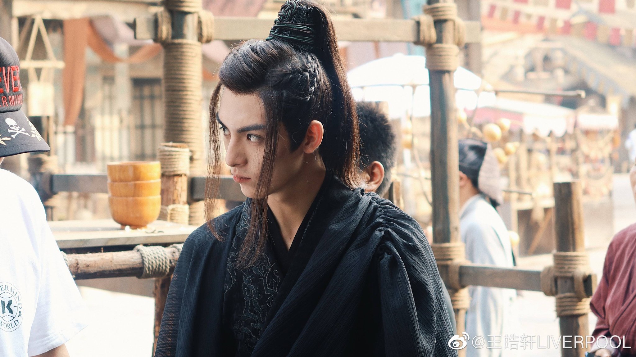 Wang Hao Xuan in traditional Chinese attire HD Wallpaper