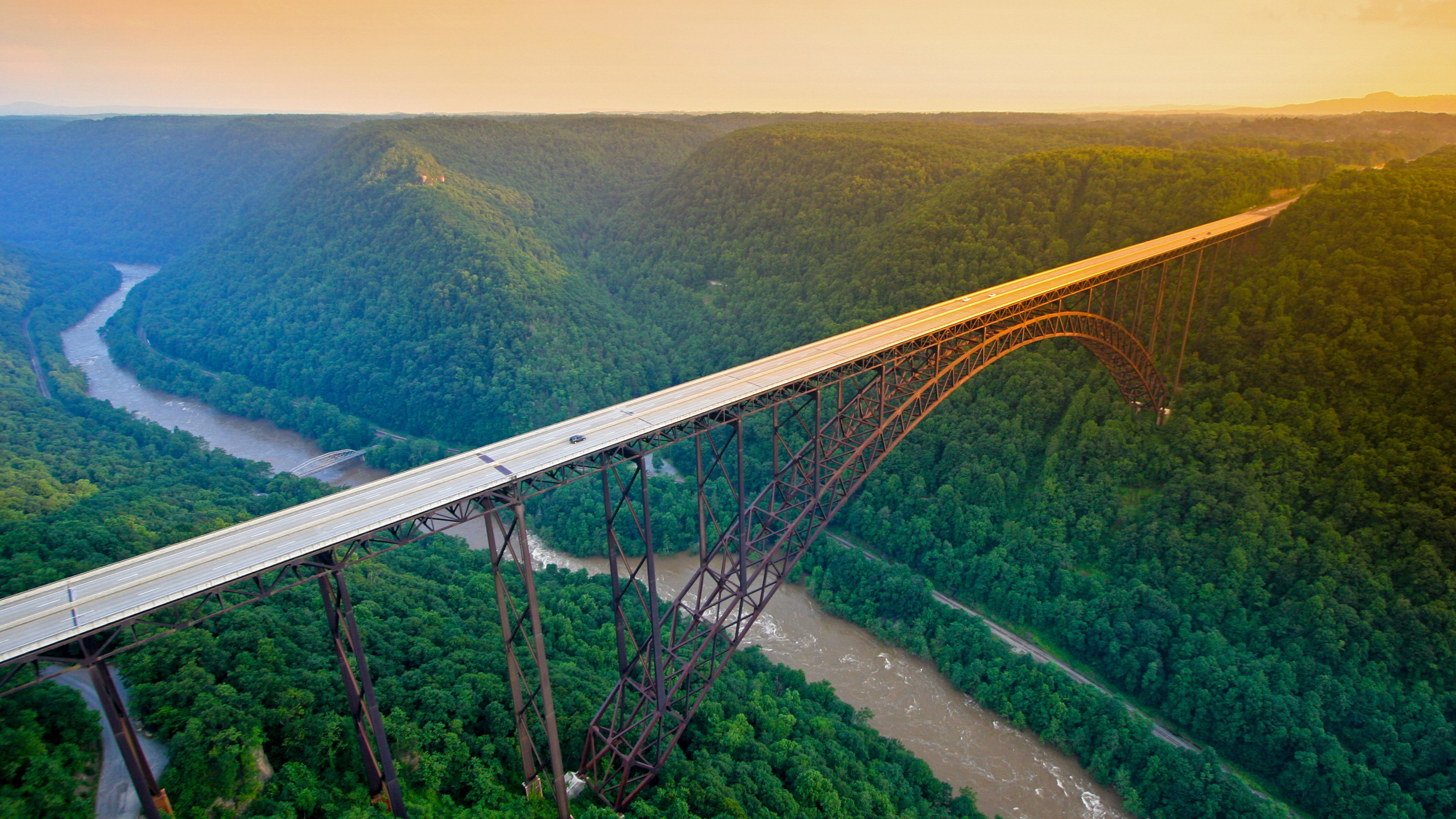 New River Gorge Bridge over a river in West Virginia HD Wallpaper