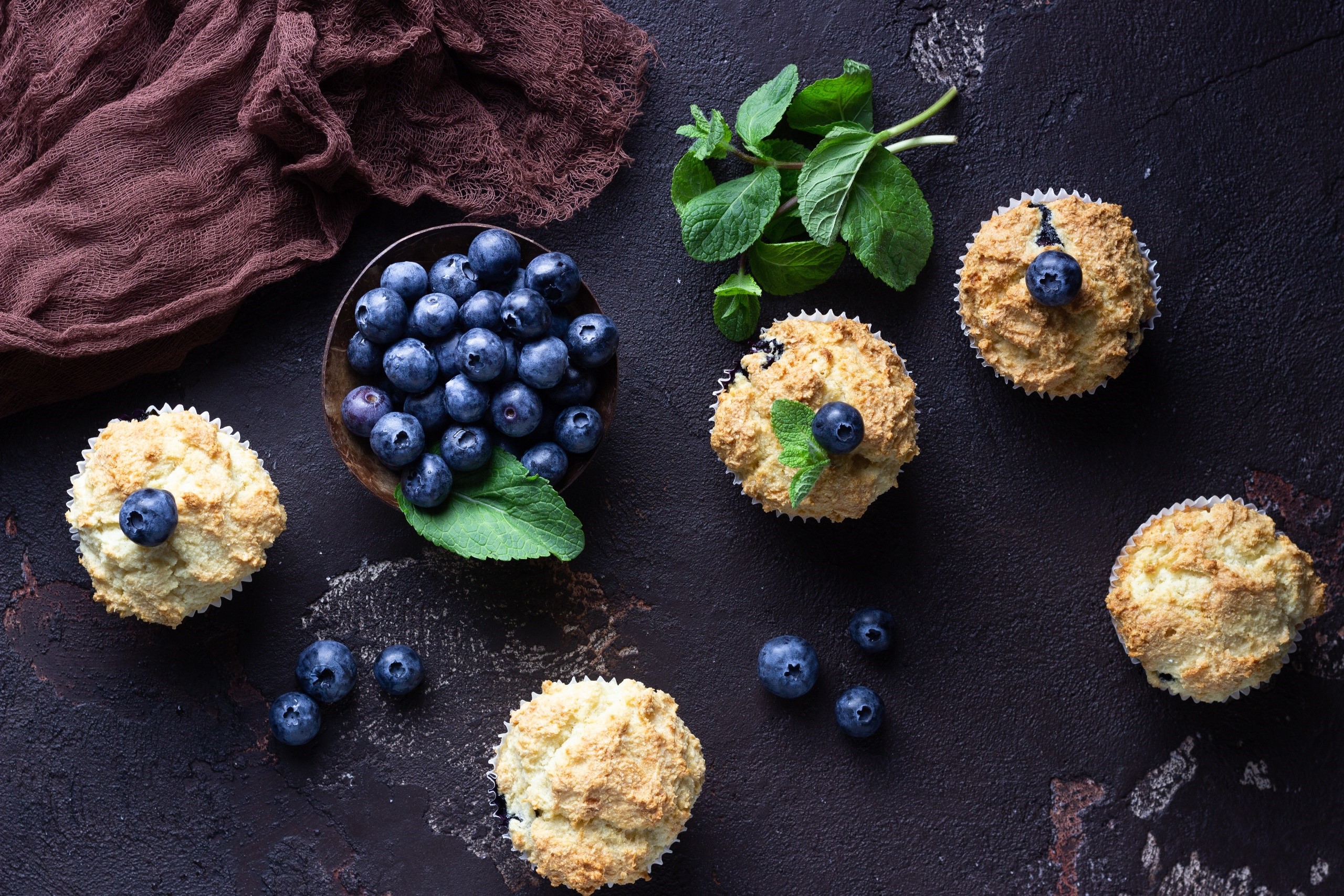 Blueberry muffins with mint and blueberries HD Wallpaper