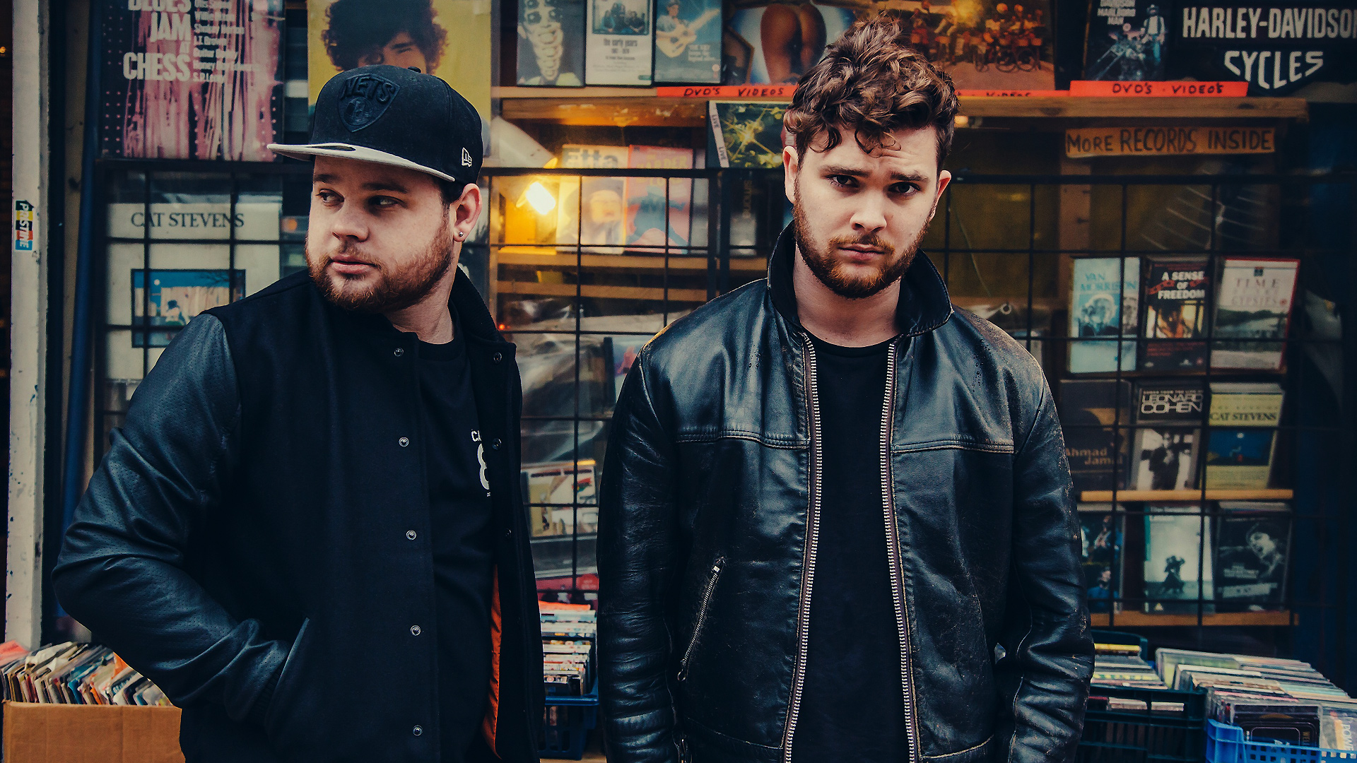 Royal Blood duo in front of record store HD Wallpaper