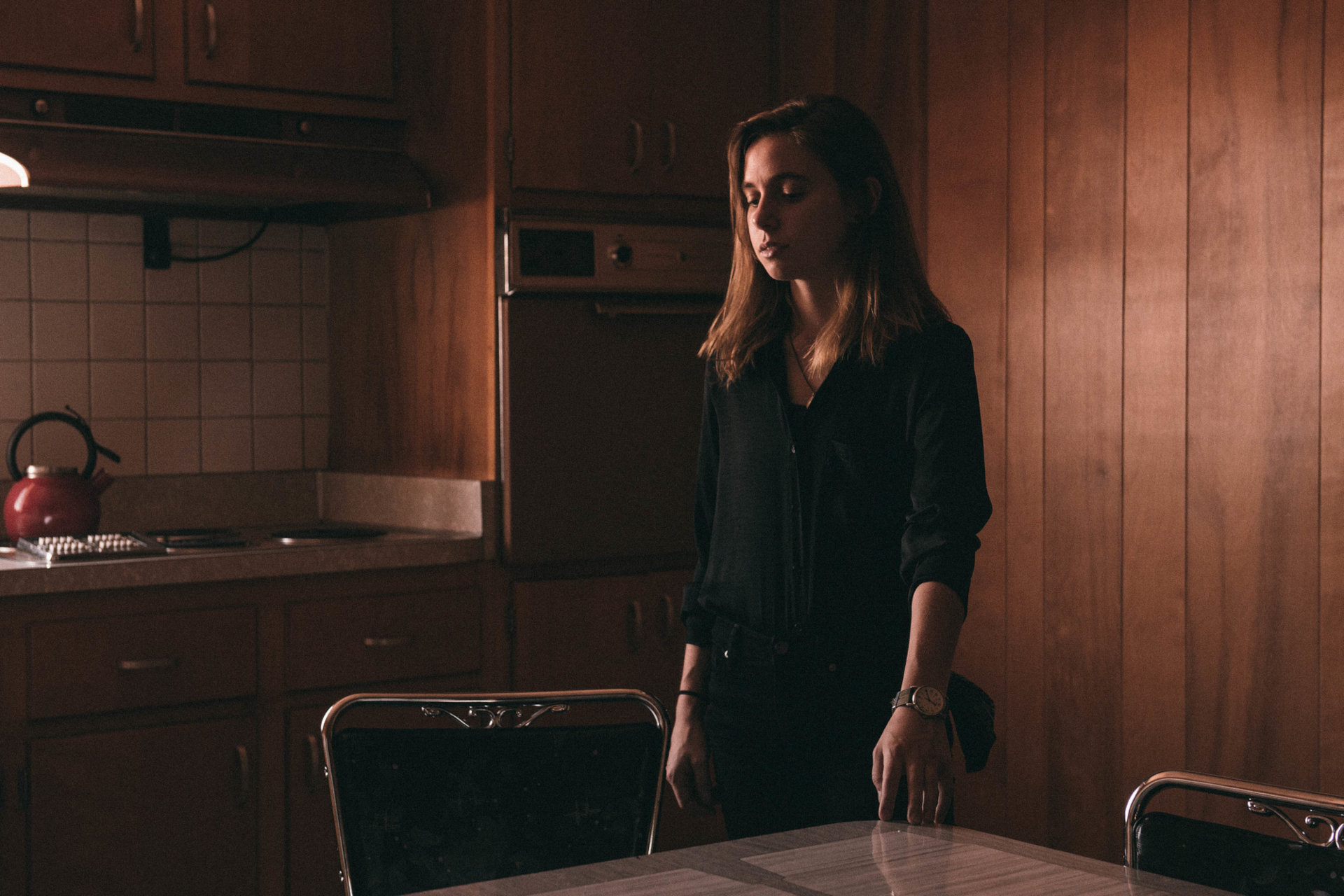 Julien Baker in a kitchen HD Wallpaper